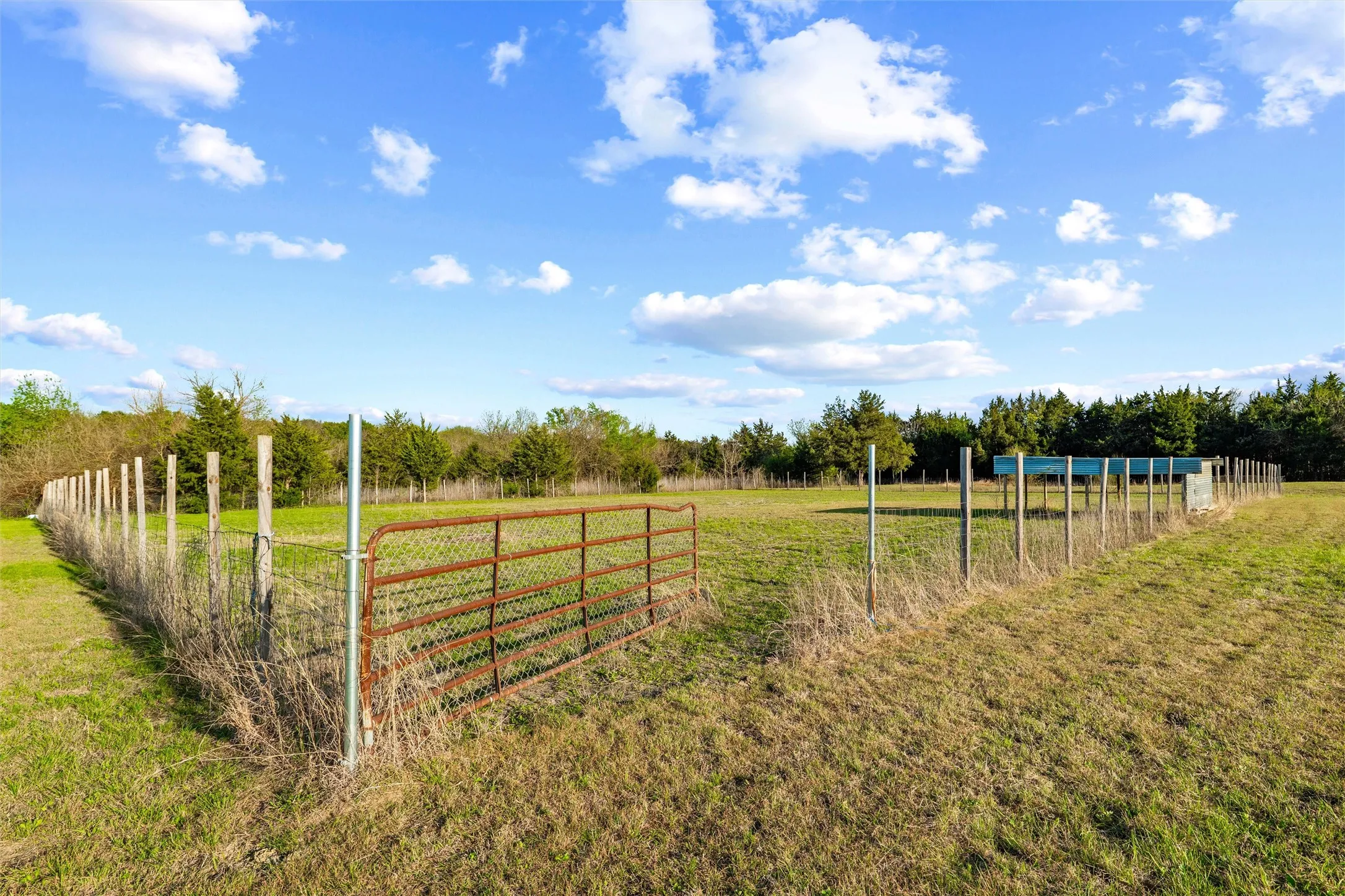 Single Family Residence For Sale in Hunt County , 641 Countess Road, Quinlan, Texas 75474, 3 Bedroom, 3 Bathroom, 2 Garage spaces, 3,200 Sqft, built in 2020, mls#21221449, Real Estate Agent in Quinlan, Homes For Sale in Hunt county, Homes For Sale in Quinlan, Realtor in Quinlan Texas, Real Estate Brokerage Independent Realty Texas, Luminita Cordes Realtor