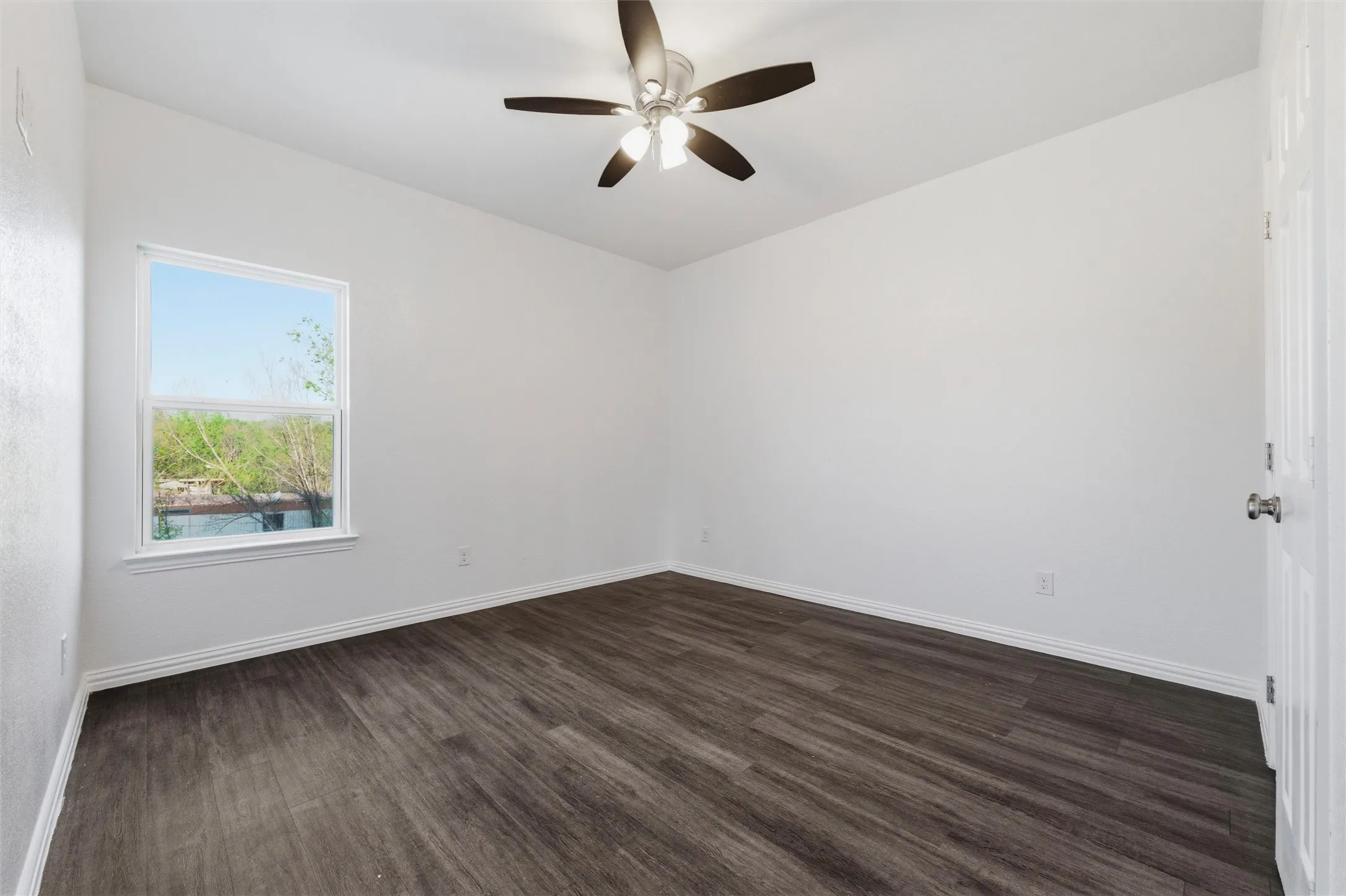 Single Family Residence For Sale in Hunt County , 641 Countess Road, Quinlan, Texas 75474, 3 Bedroom, 3 Bathroom, 2 Garage spaces, 3,200 Sqft, built in 2020, mls#21221449, Real Estate Agent in Quinlan, Homes For Sale in Hunt county, Homes For Sale in Quinlan, Realtor in Quinlan Texas, Real Estate Brokerage Independent Realty Texas, Luminita Cordes Realtor