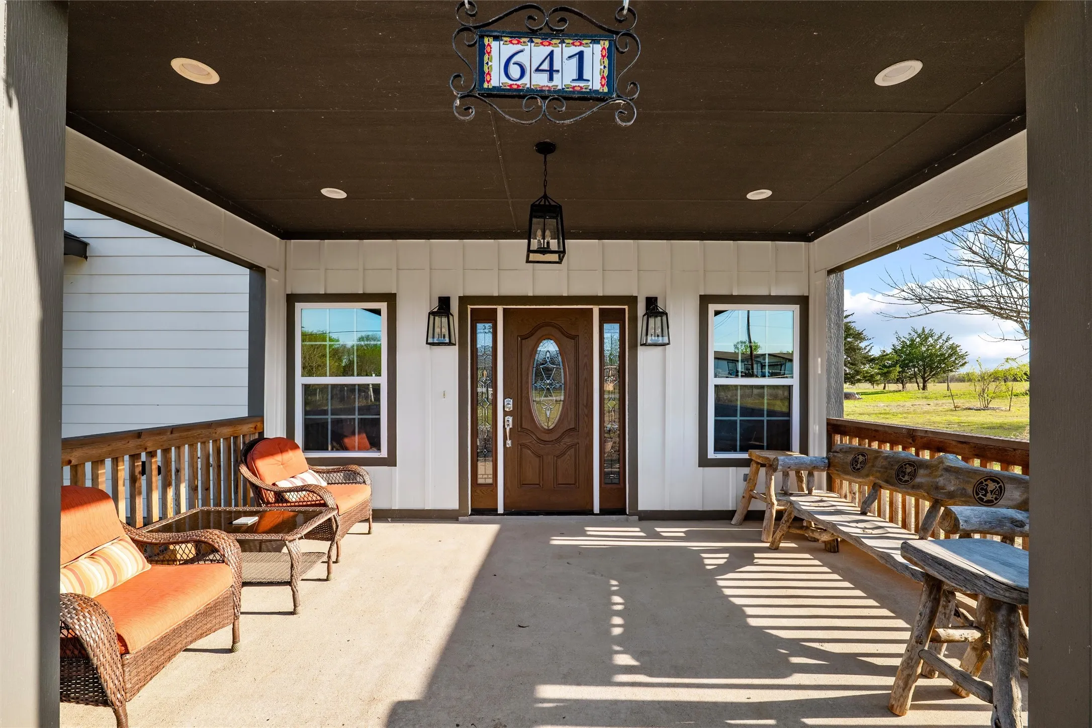 Single Family Residence For Sale in Hunt County , 641 Countess Road, Quinlan, Texas 75474, 3 Bedroom, 3 Bathroom, 2 Garage spaces, 3,200 Sqft, built in 2020, mls#21221449, Real Estate Agent in Quinlan, Homes For Sale in Hunt county, Homes For Sale in Quinlan, Realtor in Quinlan Texas, Real Estate Brokerage Independent Realty Texas, Luminita Cordes Realtor