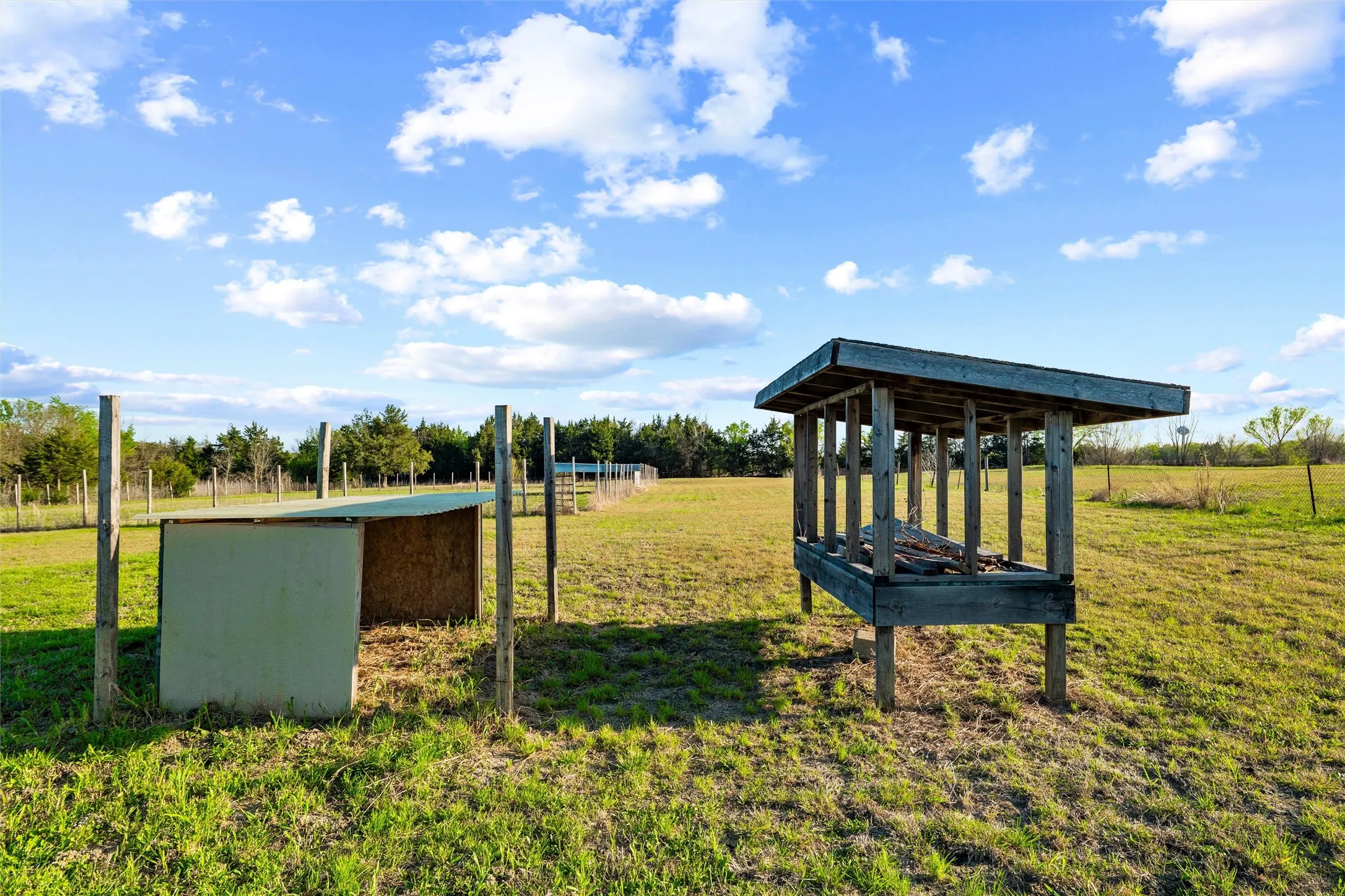 Single Family Residence For Sale in Hunt County , 641 Countess Road, Quinlan, Texas 75474, 3 Bedroom, 3 Bathroom, 2 Garage spaces, 3,200 Sqft, built in 2020, mls#21221449, Real Estate Agent in Quinlan, Homes For Sale in Hunt county, Homes For Sale in Quinlan, Realtor in Quinlan Texas, Real Estate Brokerage Independent Realty Texas, Luminita Cordes Realtor