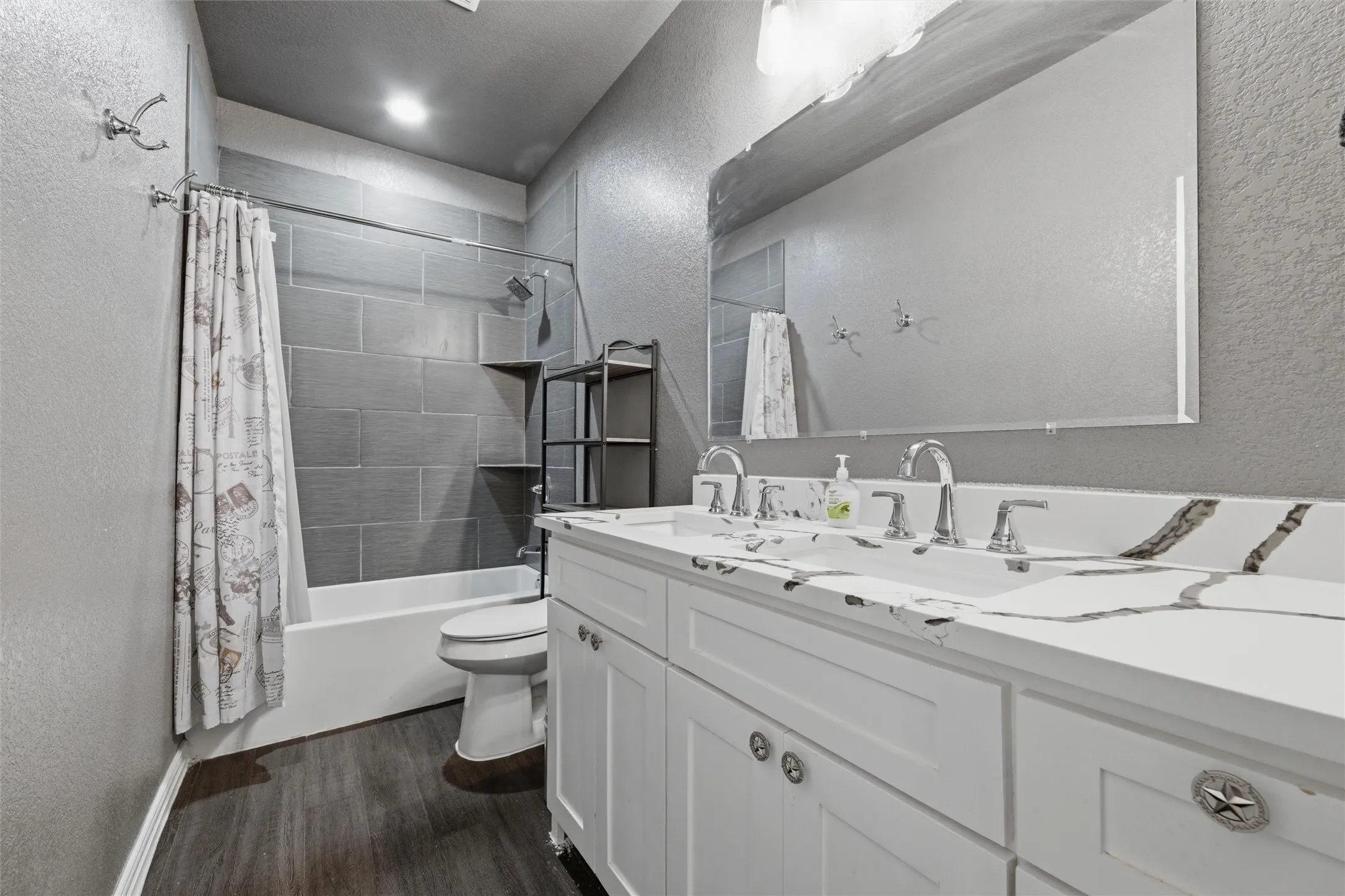 Single Family Residence For Sale in Hunt County , 641 Countess Road, Quinlan, Texas 75474, 3 Bedroom, 3 Bathroom, 2 Garage spaces, 3,200 Sqft, built in 2020, mls#21221449, Real Estate Agent in Quinlan, Homes For Sale in Hunt county, Homes For Sale in Quinlan, Realtor in Quinlan Texas, Real Estate Brokerage Independent Realty Texas, Luminita Cordes Realtor