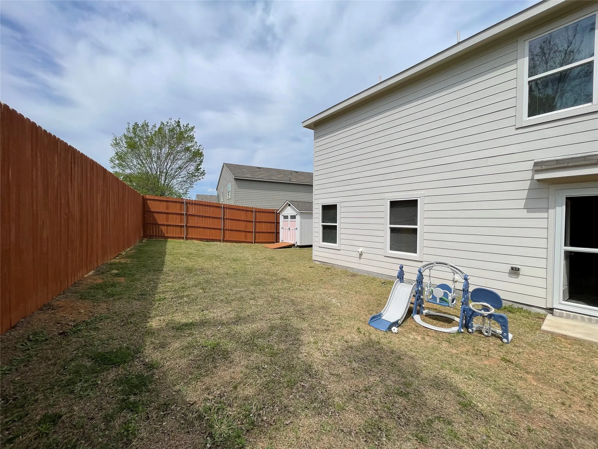 Single Family Residence For Sale in Henderson County , 408 Parker Oaks Drive, Chandler, Texas 75758, 6 Bedroom, 4 Bathroom, 2 Garage spaces, 4,121 Sqft, built in 2024, Preowned, mls#21216945, Real Estate Agent in Chandler, Homes For Sale in Henderson county, Homes For Sale in Chandler, Realtor in Chandler Texas, Real Estate Brokerage Independent Realty Texas, Luminita Cordes Realtor