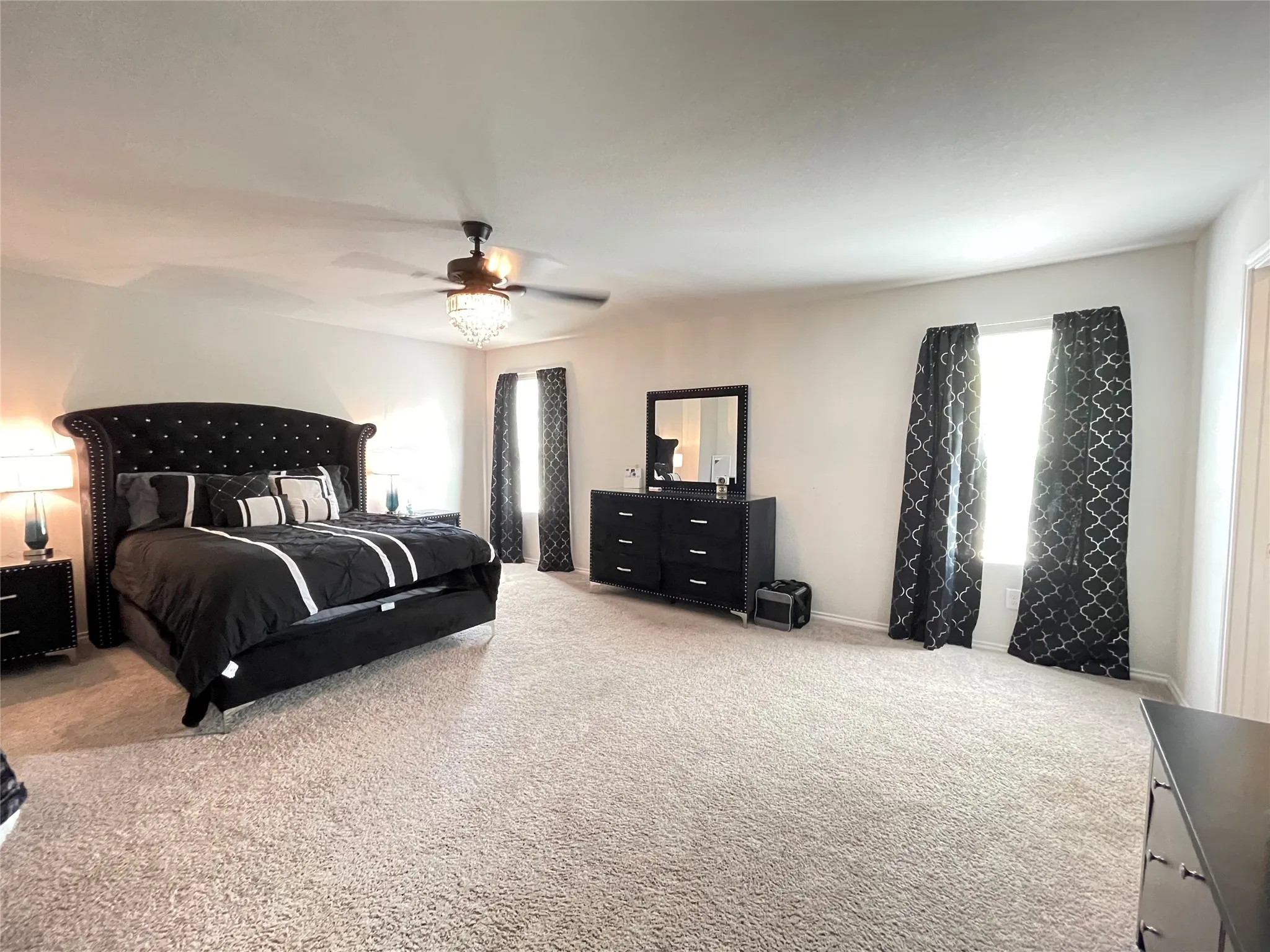 Single Family Residence For Sale in Henderson County , 408 Parker Oaks Drive, Chandler, Texas 75758, 6 Bedroom, 4 Bathroom, 2 Garage spaces, 4,121 Sqft, built in 2024, Preowned, mls#21216945, Real Estate Agent in Chandler, Homes For Sale in Henderson county, Homes For Sale in Chandler, Realtor in Chandler Texas, Real Estate Brokerage Independent Realty Texas, Luminita Cordes Realtor