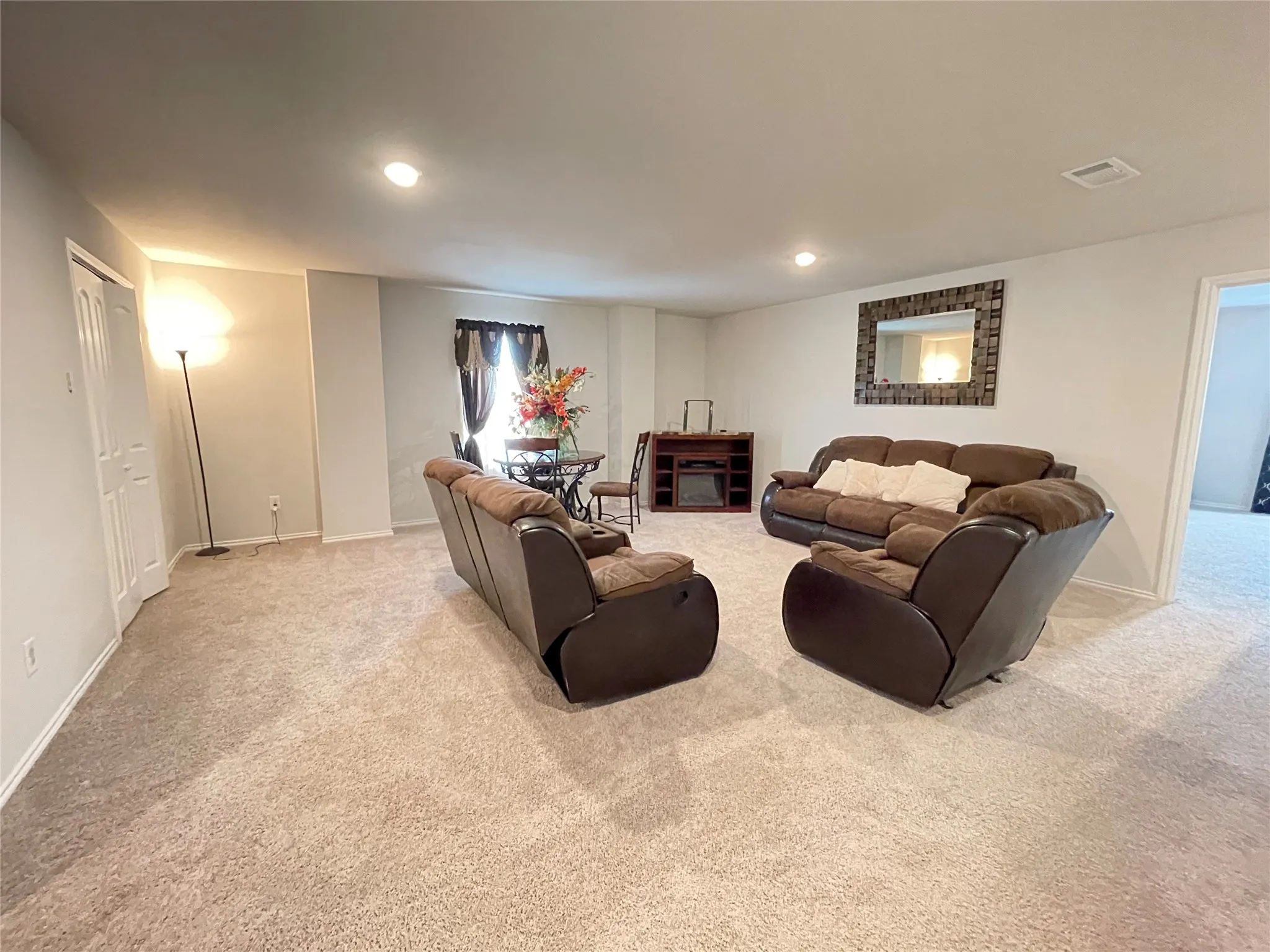 Single Family Residence For Sale in Henderson County , 408 Parker Oaks Drive, Chandler, Texas 75758, 6 Bedroom, 4 Bathroom, 2 Garage spaces, 4,121 Sqft, built in 2024, Preowned, mls#21216945, Real Estate Agent in Chandler, Homes For Sale in Henderson county, Homes For Sale in Chandler, Realtor in Chandler Texas, Real Estate Brokerage Independent Realty Texas, Luminita Cordes Realtor