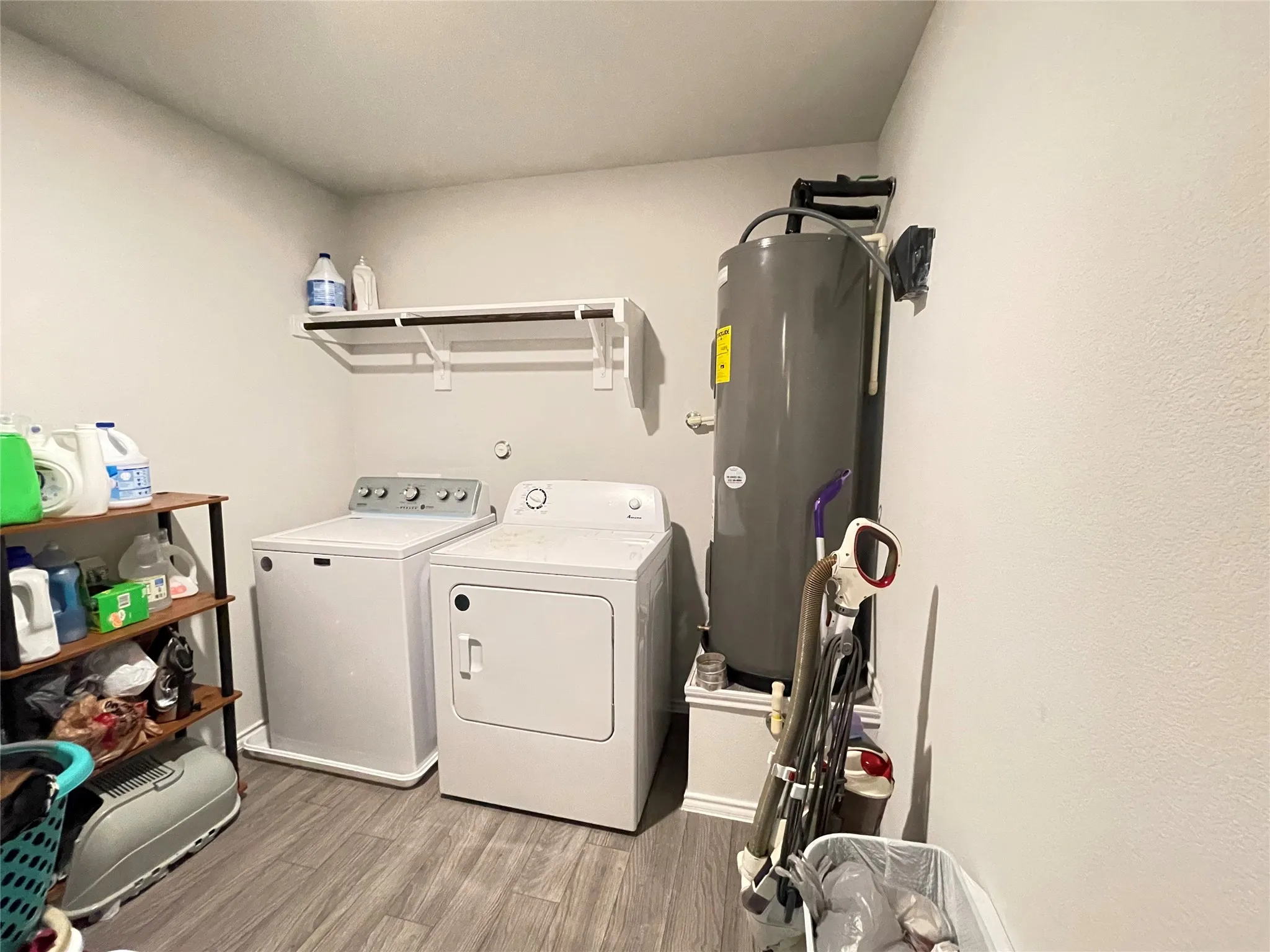 Single Family Residence For Sale in Henderson County , 408 Parker Oaks Drive, Chandler, Texas 75758, 6 Bedroom, 4 Bathroom, 2 Garage spaces, 4,121 Sqft, built in 2024, Preowned, mls#21216945, Real Estate Agent in Chandler, Homes For Sale in Henderson county, Homes For Sale in Chandler, Realtor in Chandler Texas, Real Estate Brokerage Independent Realty Texas, Luminita Cordes Realtor