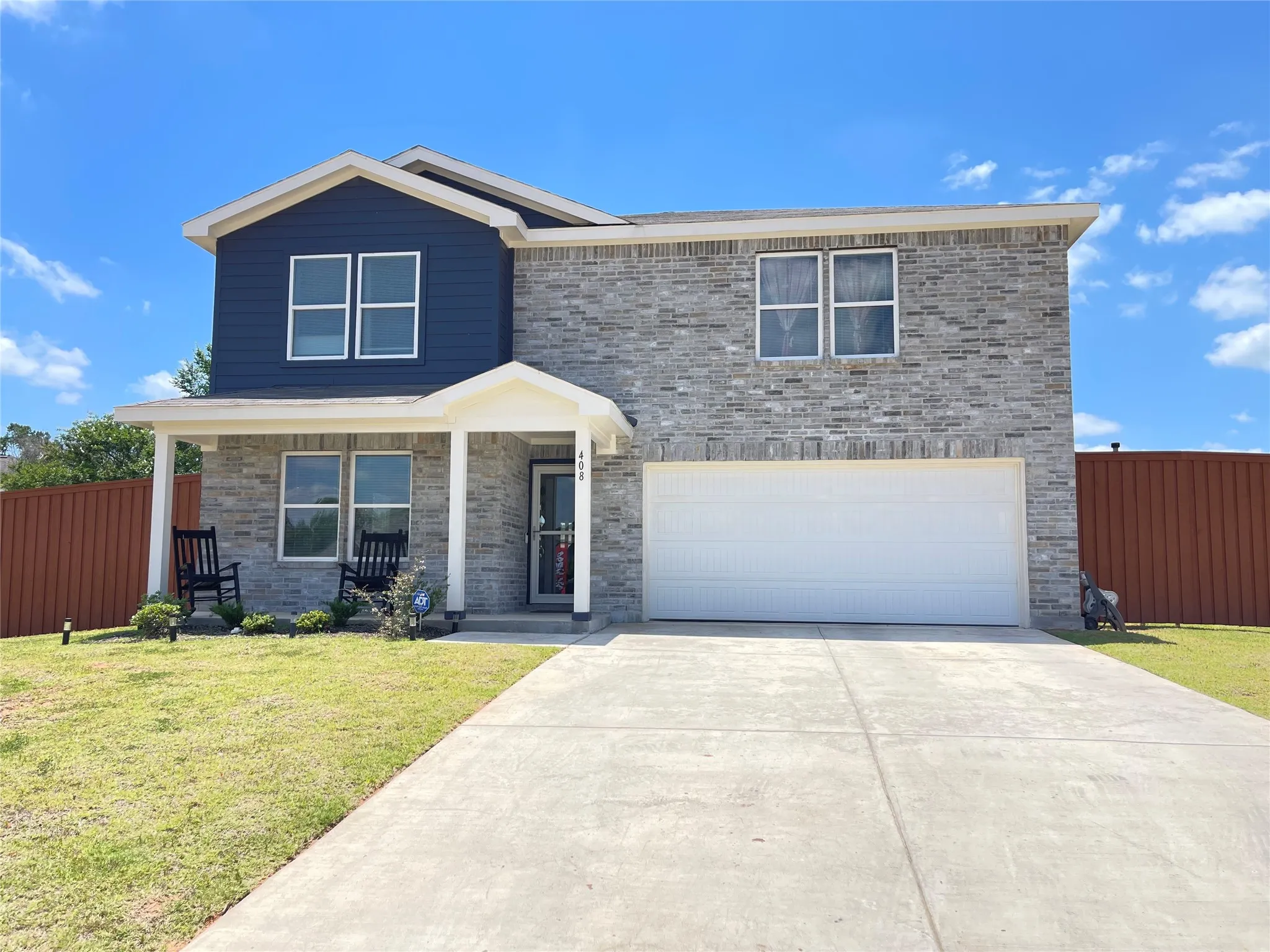 Single Family Residence For Sale in Henderson County , 408 Parker Oaks Drive, Chandler, Texas 75758, 6 Bedroom, 4 Bathroom, 2 Garage spaces, 4,121 Sqft, built in 2024, Preowned, mls#21216945, Real Estate Agent in Chandler, Homes For Sale in Henderson county, Homes For Sale in Chandler, Realtor in Chandler Texas, Real Estate Brokerage Independent Realty Texas, Luminita Cordes Realtor