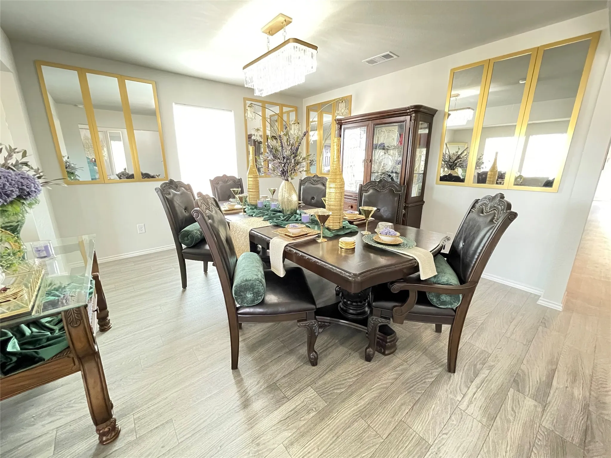 Single Family Residence For Sale in Henderson County , 408 Parker Oaks Drive, Chandler, Texas 75758, 6 Bedroom, 4 Bathroom, 2 Garage spaces, 4,121 Sqft, built in 2024, Preowned, mls#21216945, Real Estate Agent in Chandler, Homes For Sale in Henderson county, Homes For Sale in Chandler, Realtor in Chandler Texas, Real Estate Brokerage Independent Realty Texas, Luminita Cordes Realtor