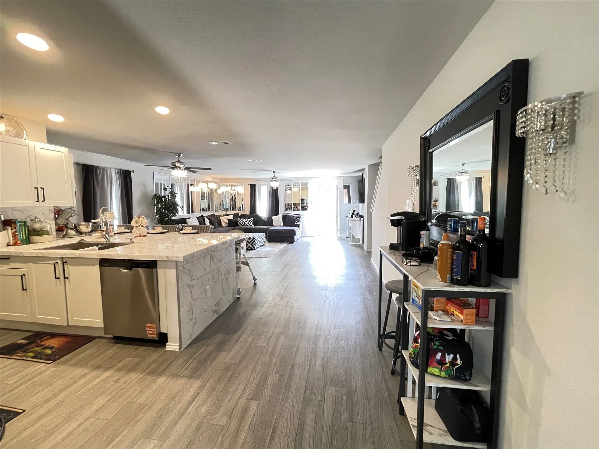 Single Family Residence For Sale in Henderson County , 408 Parker Oaks Drive, Chandler, Texas 75758, 6 Bedroom, 4 Bathroom, 2 Garage spaces, 4,121 Sqft, built in 2024, Preowned, mls#21216945, Real Estate Agent in Chandler, Homes For Sale in Henderson county, Homes For Sale in Chandler, Realtor in Chandler Texas, Real Estate Brokerage Independent Realty Texas, Luminita Cordes Realtor