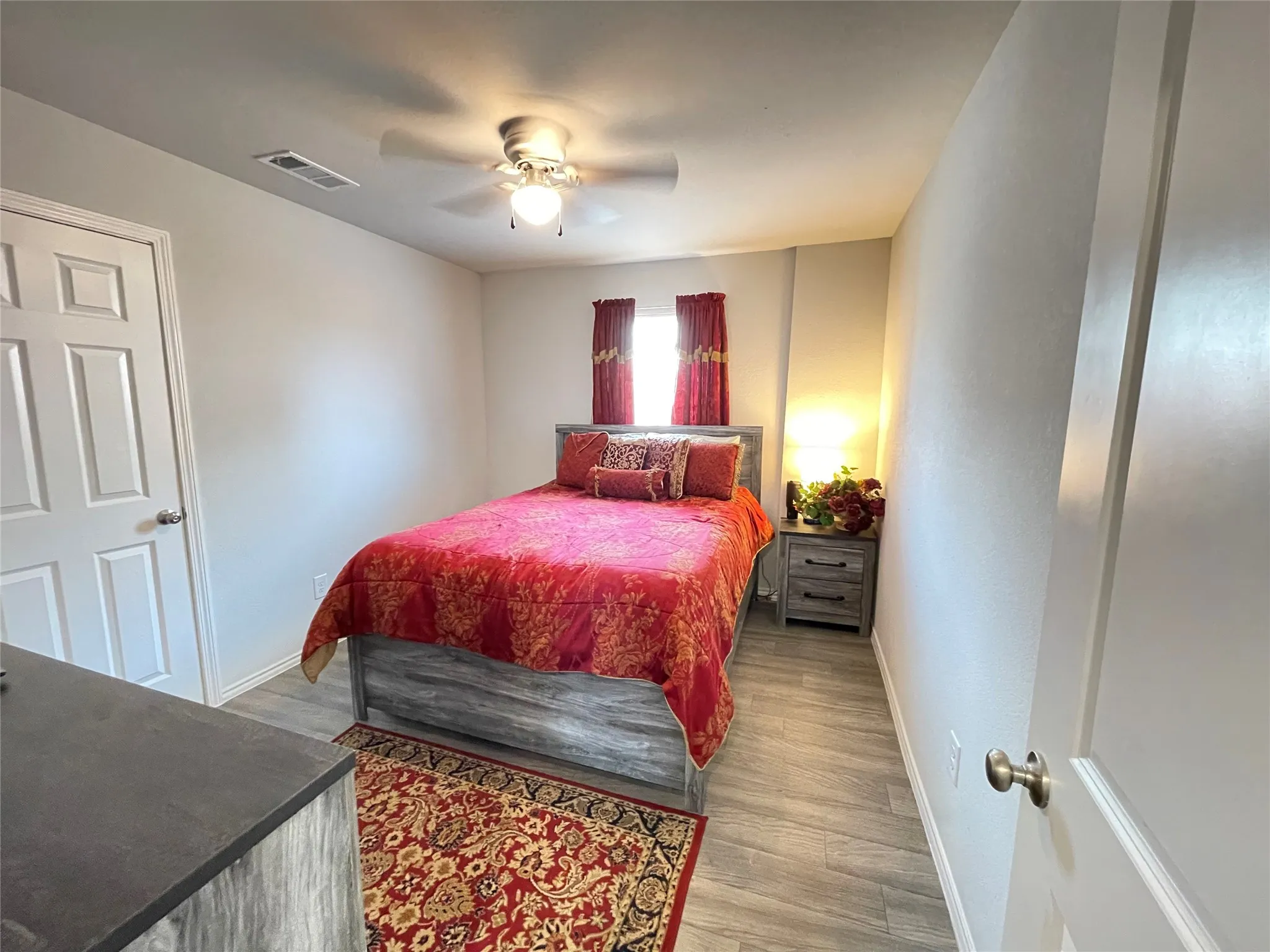 Single Family Residence For Sale in Henderson County , 408 Parker Oaks Drive, Chandler, Texas 75758, 6 Bedroom, 4 Bathroom, 2 Garage spaces, 4,121 Sqft, built in 2024, Preowned, mls#21216945, Real Estate Agent in Chandler, Homes For Sale in Henderson county, Homes For Sale in Chandler, Realtor in Chandler Texas, Real Estate Brokerage Independent Realty Texas, Luminita Cordes Realtor