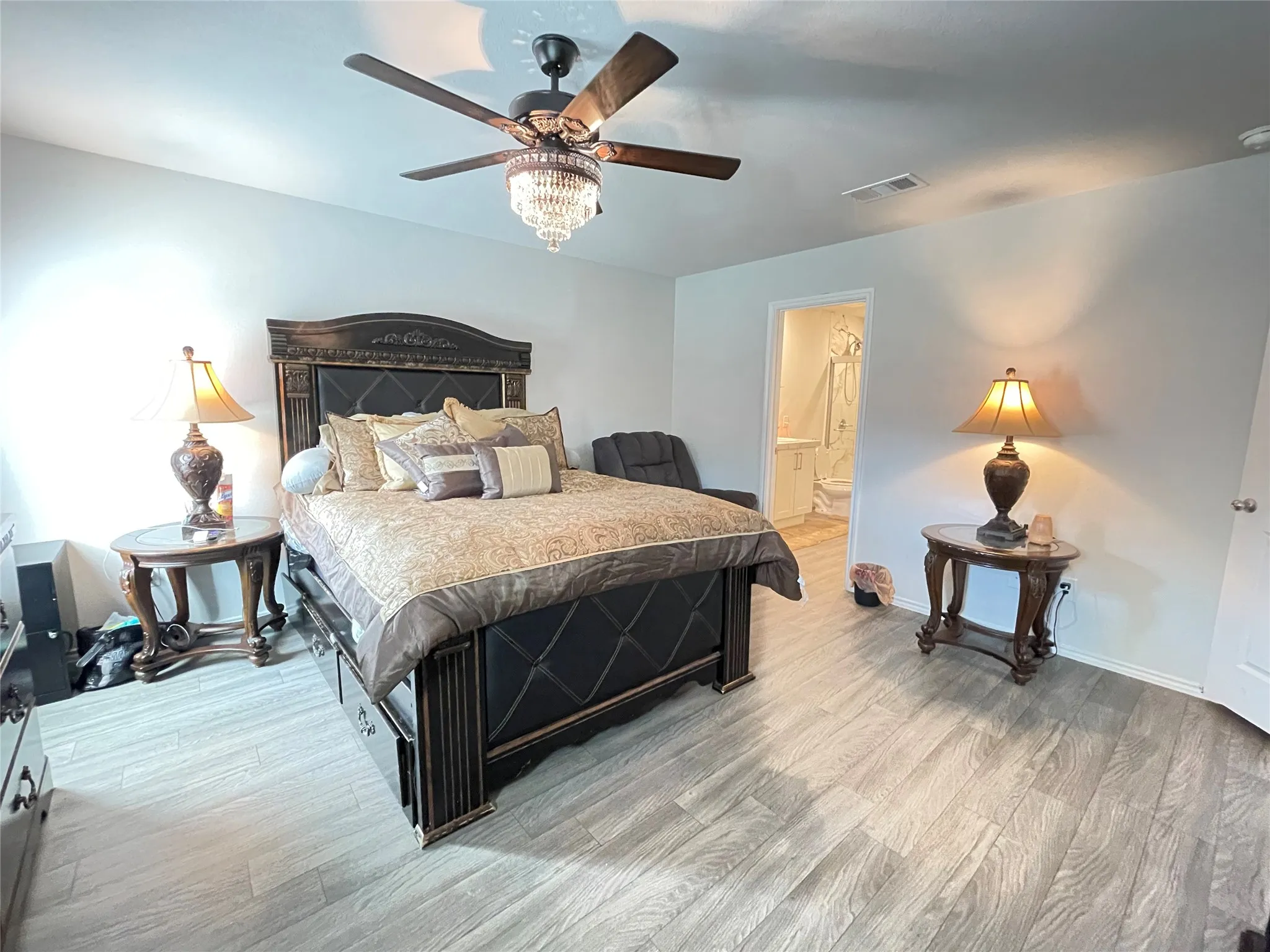 Single Family Residence For Sale in Henderson County , 408 Parker Oaks Drive, Chandler, Texas 75758, 6 Bedroom, 4 Bathroom, 2 Garage spaces, 4,121 Sqft, built in 2024, Preowned, mls#21216945, Real Estate Agent in Chandler, Homes For Sale in Henderson county, Homes For Sale in Chandler, Realtor in Chandler Texas, Real Estate Brokerage Independent Realty Texas, Luminita Cordes Realtor