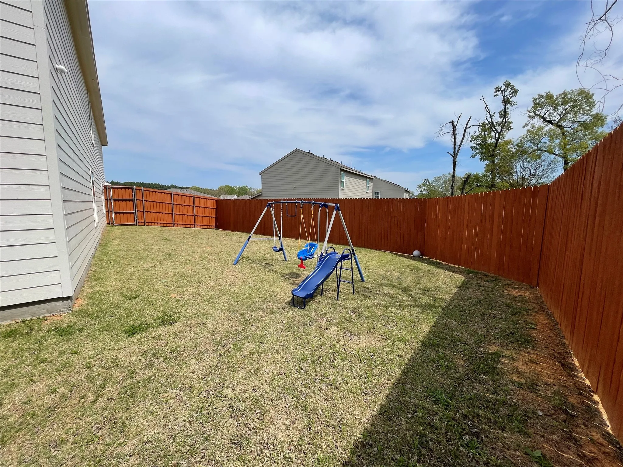 Single Family Residence For Sale in Henderson County , 408 Parker Oaks Drive, Chandler, Texas 75758, 6 Bedroom, 4 Bathroom, 2 Garage spaces, 4,121 Sqft, built in 2024, Preowned, mls#21216945, Real Estate Agent in Chandler, Homes For Sale in Henderson county, Homes For Sale in Chandler, Realtor in Chandler Texas, Real Estate Brokerage Independent Realty Texas, Luminita Cordes Realtor