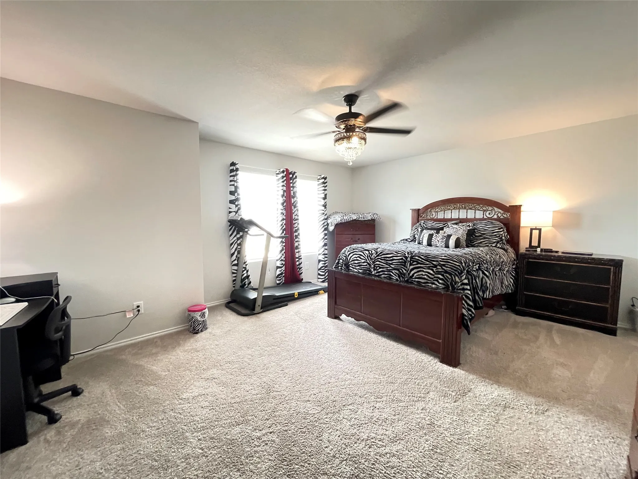 Single Family Residence For Sale in Henderson County , 408 Parker Oaks Drive, Chandler, Texas 75758, 6 Bedroom, 4 Bathroom, 2 Garage spaces, 4,121 Sqft, built in 2024, Preowned, mls#21216945, Real Estate Agent in Chandler, Homes For Sale in Henderson county, Homes For Sale in Chandler, Realtor in Chandler Texas, Real Estate Brokerage Independent Realty Texas, Luminita Cordes Realtor