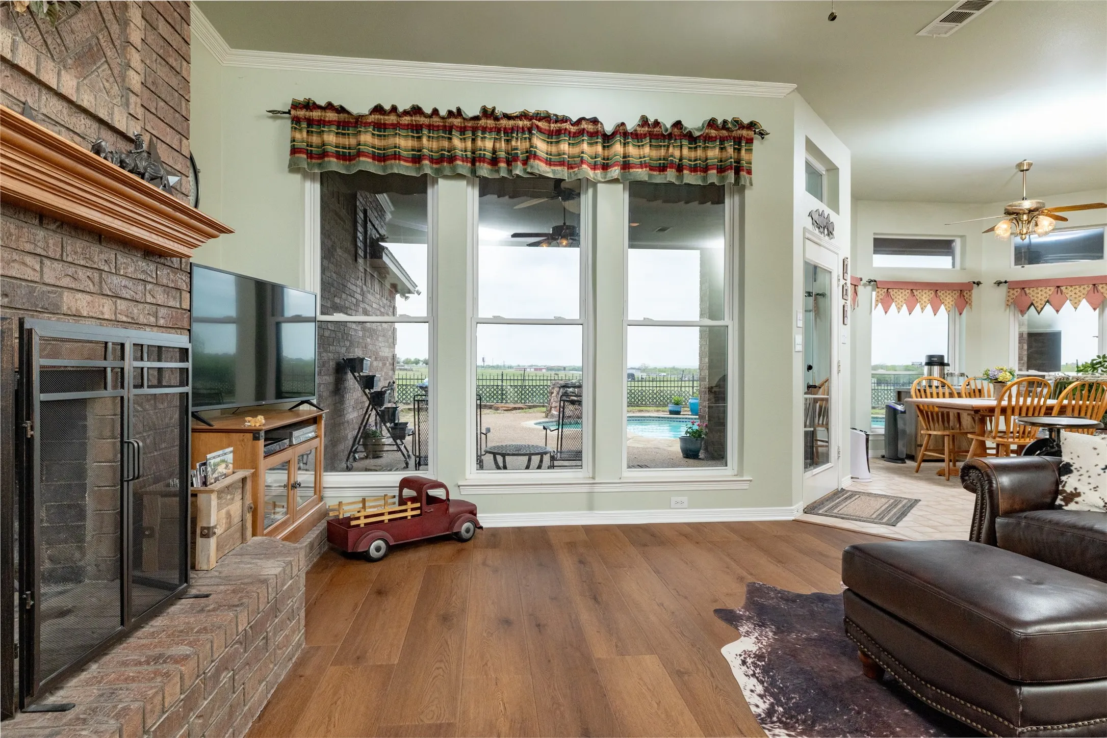 Farm For Sale in Denton County , 13435 Jackson Road, Krum, Texas 76249, 4 Bedroom, 4 Bathroom, 2 Garage spaces, 2,400 Sqft, built in 2000, mls#21221869, Real Estate Agent in Krum, Homes For Sale in Denton county, Homes For Sale in Krum, Realtor in Krum Texas, Real Estate Brokerage Independent Realty Texas, Luminita Cordes Realtor
