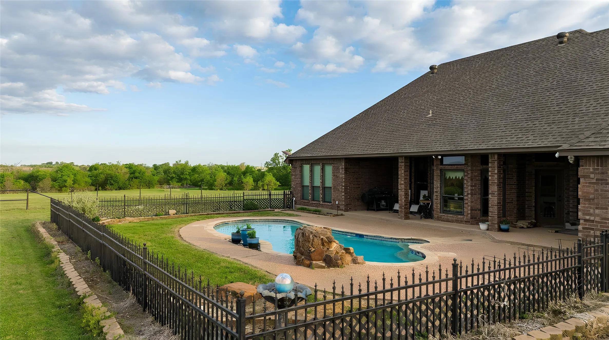 Farm For Sale in Denton County , 13435 Jackson Road, Krum, Texas 76249, 4 Bedroom, 4 Bathroom, 2 Garage spaces, 2,400 Sqft, built in 2000, mls#21221869, Real Estate Agent in Krum, Homes For Sale in Denton county, Homes For Sale in Krum, Realtor in Krum Texas, Real Estate Brokerage Independent Realty Texas, Luminita Cordes Realtor