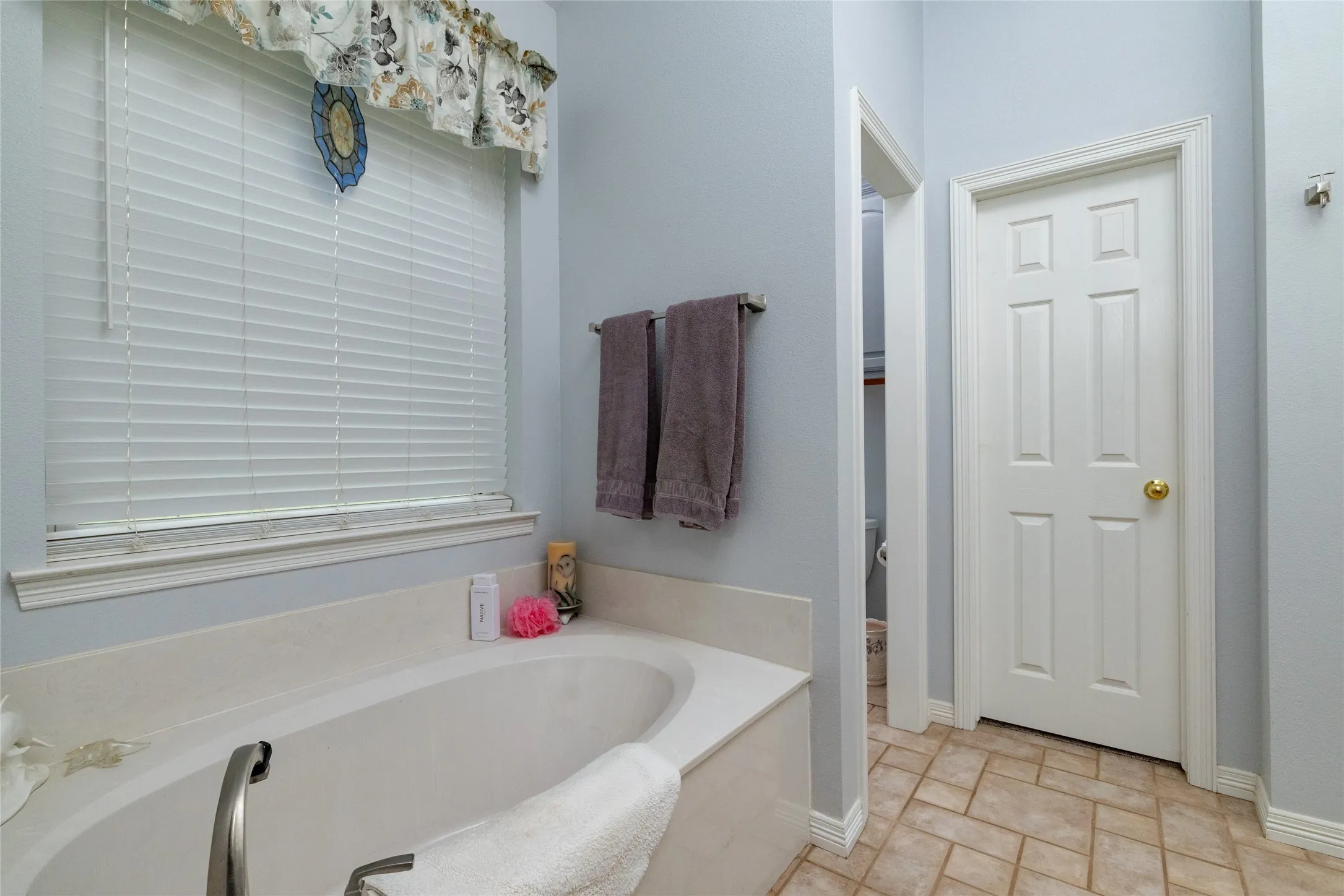 Farm For Sale in Denton County , 13435 Jackson Road, Krum, Texas 76249, 4 Bedroom, 4 Bathroom, 2 Garage spaces, 2,400 Sqft, built in 2000, mls#21221869, Real Estate Agent in Krum, Homes For Sale in Denton county, Homes For Sale in Krum, Realtor in Krum Texas, Real Estate Brokerage Independent Realty Texas, Luminita Cordes Realtor