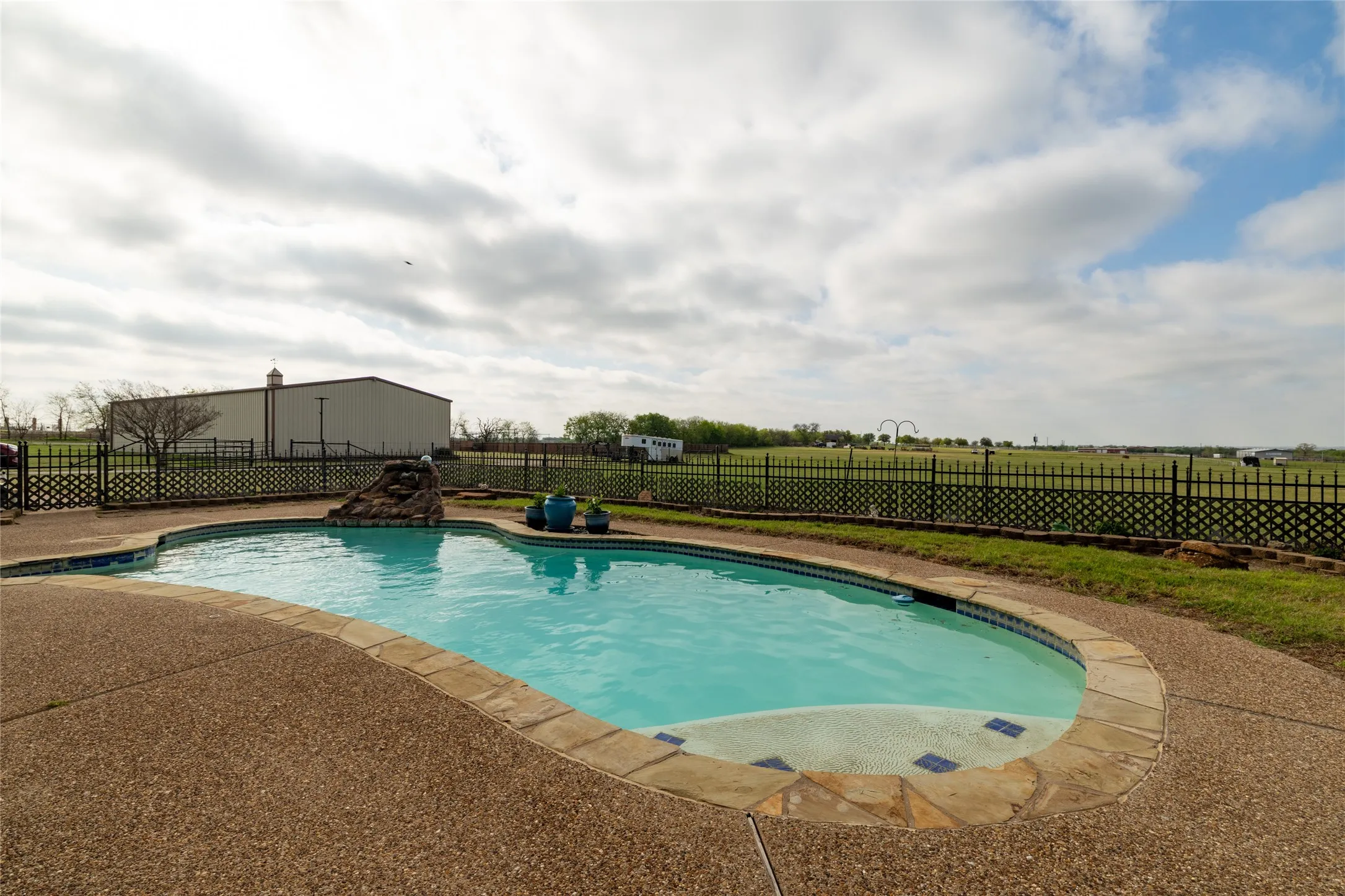 Farm For Sale in Denton County , 13435 Jackson Road, Krum, Texas 76249, 4 Bedroom, 4 Bathroom, 2 Garage spaces, 2,400 Sqft, built in 2000, mls#21221869, Real Estate Agent in Krum, Homes For Sale in Denton county, Homes For Sale in Krum, Realtor in Krum Texas, Real Estate Brokerage Independent Realty Texas, Luminita Cordes Realtor