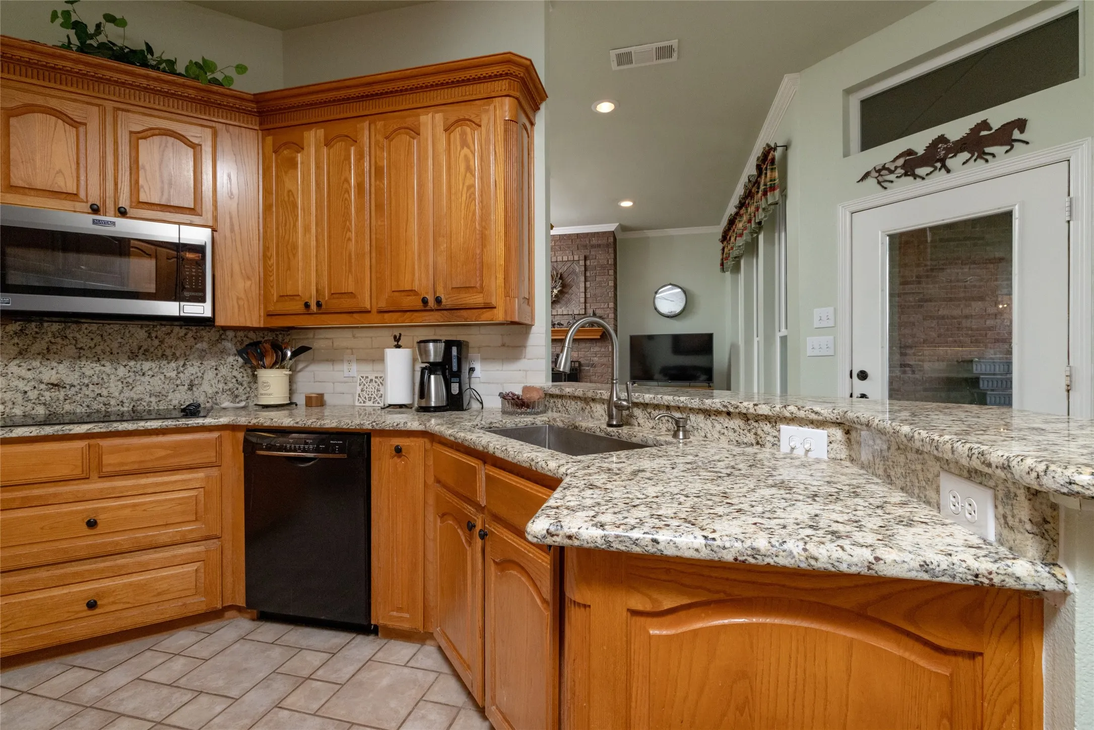 Farm For Sale in Denton County , 13435 Jackson Road, Krum, Texas 76249, 4 Bedroom, 4 Bathroom, 2 Garage spaces, 2,400 Sqft, built in 2000, mls#21221869, Real Estate Agent in Krum, Homes For Sale in Denton county, Homes For Sale in Krum, Realtor in Krum Texas, Real Estate Brokerage Independent Realty Texas, Luminita Cordes Realtor
