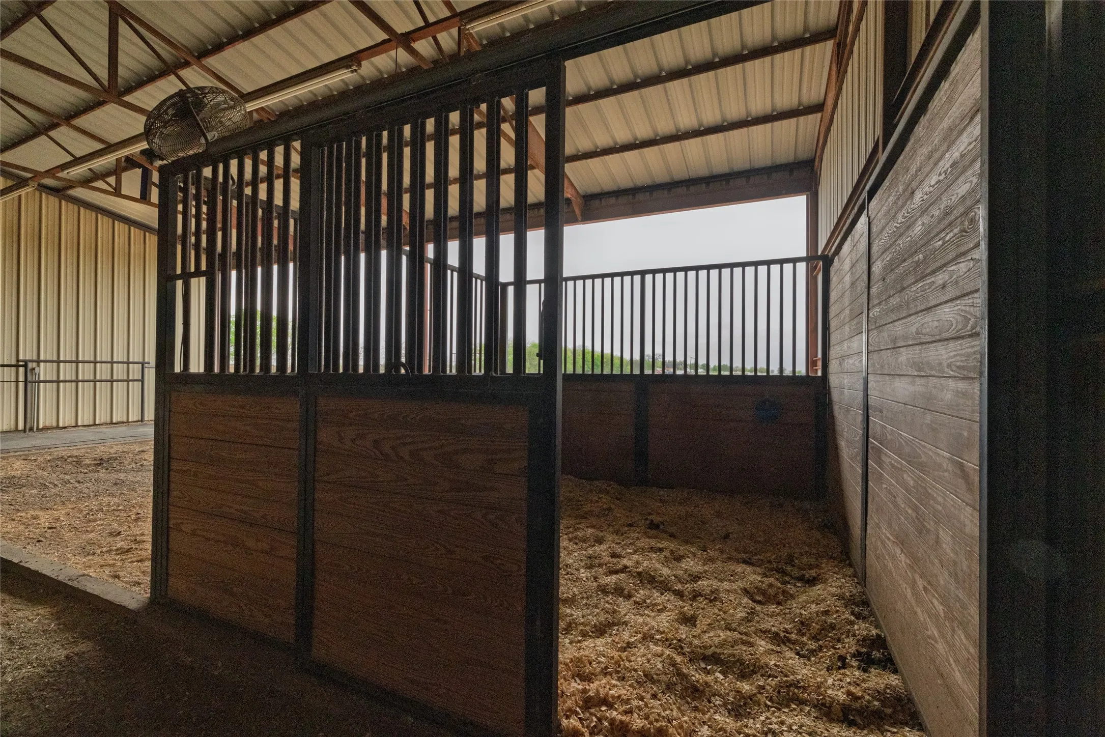 Farm For Sale in Denton County , 13435 Jackson Road, Krum, Texas 76249, 4 Bedroom, 4 Bathroom, 2 Garage spaces, 2,400 Sqft, built in 2000, mls#21221869, Real Estate Agent in Krum, Homes For Sale in Denton county, Homes For Sale in Krum, Realtor in Krum Texas, Real Estate Brokerage Independent Realty Texas, Luminita Cordes Realtor