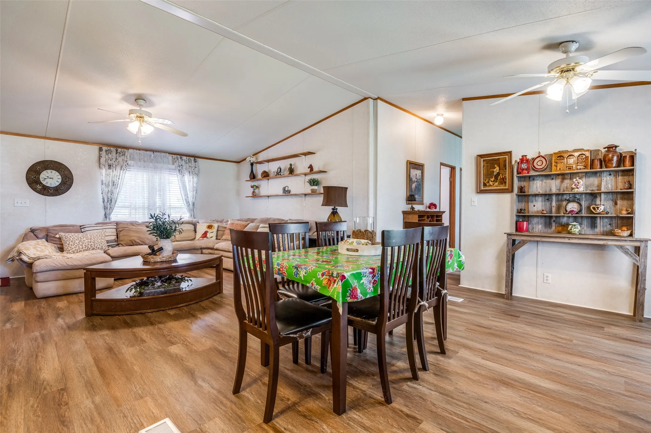 Farm For Sale in Navarro County , 9121 NE County Road 2170, Powell, Texas 75153, 3 Bedroom, 2 Bathroom, Garage spaces, 1,512 Sqft, built in 2005, Preowned, mls#21221645, Real Estate Agent in Powell, Homes For Sale in Navarro county, Homes For Sale in Powell, Realtor in Powell Texas, Real Estate Brokerage Independent Realty Texas, Luminita Cordes Realtor