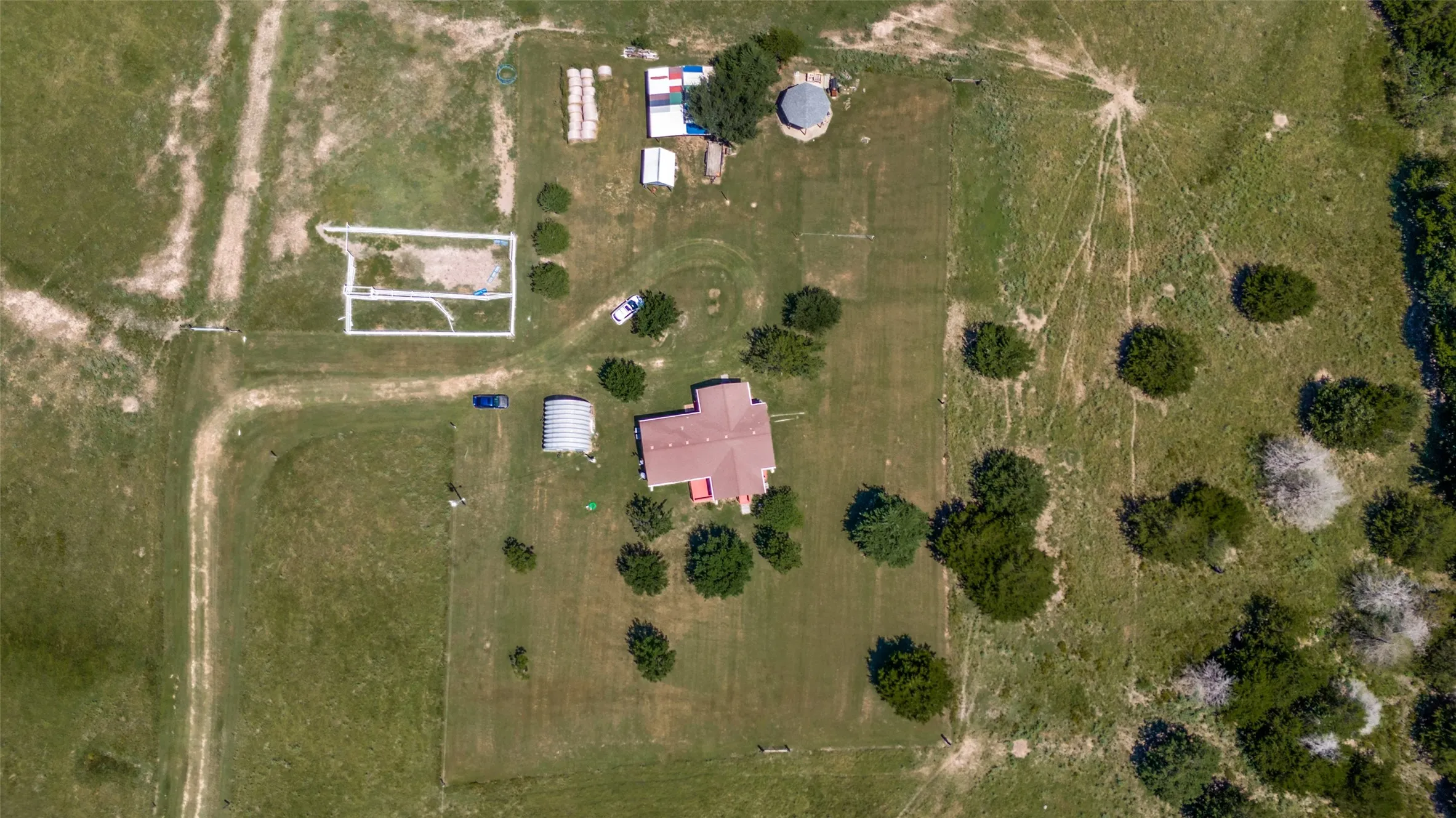Farm For Sale in Navarro County , 9121 NE County Road 2170, Powell, Texas 75153, 3 Bedroom, 2 Bathroom, Garage spaces, 1,512 Sqft, built in 2005, Preowned, mls#21221645, Real Estate Agent in Powell, Homes For Sale in Navarro county, Homes For Sale in Powell, Realtor in Powell Texas, Real Estate Brokerage Independent Realty Texas, Luminita Cordes Realtor