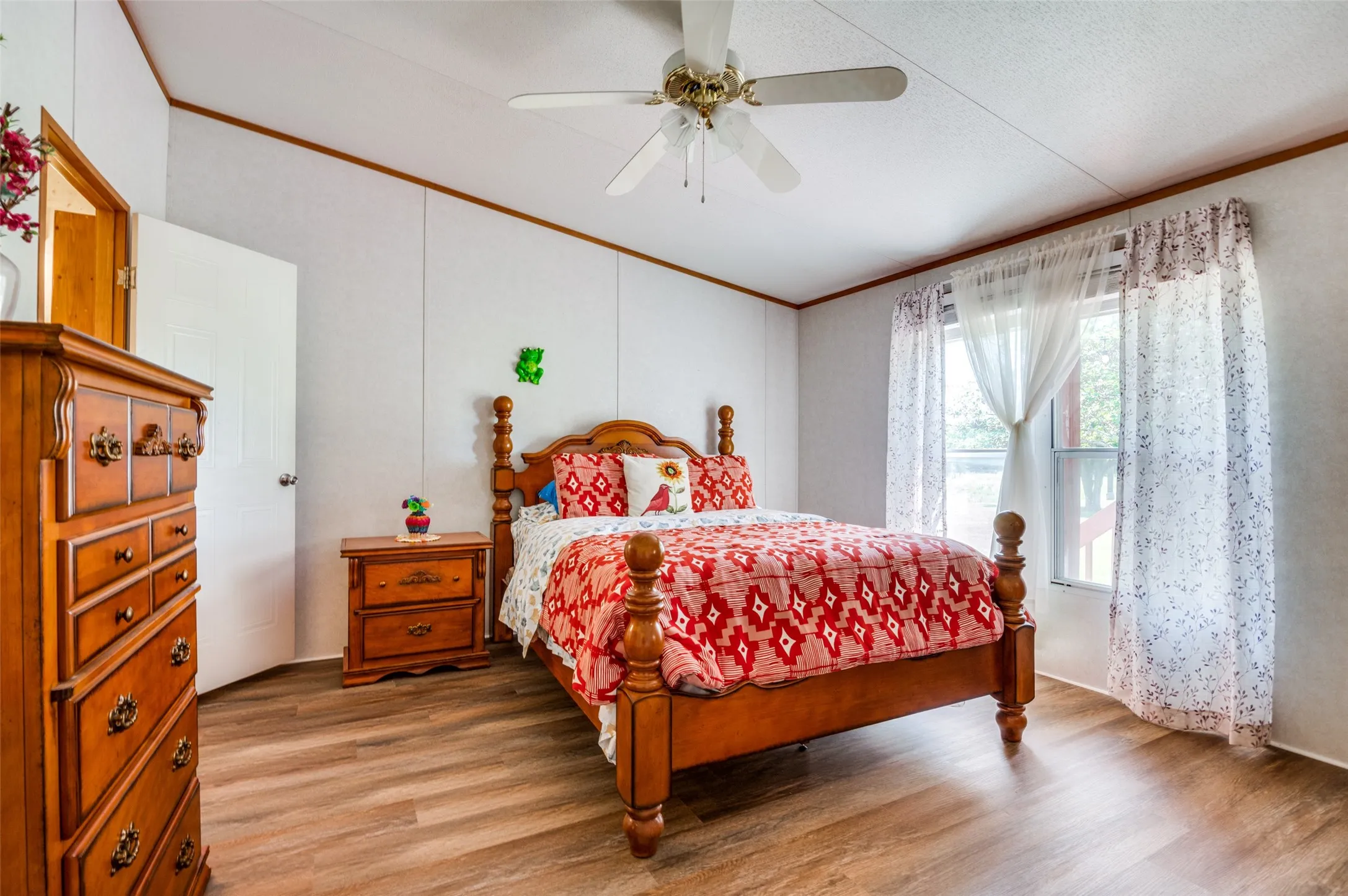 Farm For Sale in Navarro County , 9121 NE County Road 2170, Powell, Texas 75153, 3 Bedroom, 2 Bathroom, Garage spaces, 1,512 Sqft, built in 2005, Preowned, mls#21221645, Real Estate Agent in Powell, Homes For Sale in Navarro county, Homes For Sale in Powell, Realtor in Powell Texas, Real Estate Brokerage Independent Realty Texas, Luminita Cordes Realtor