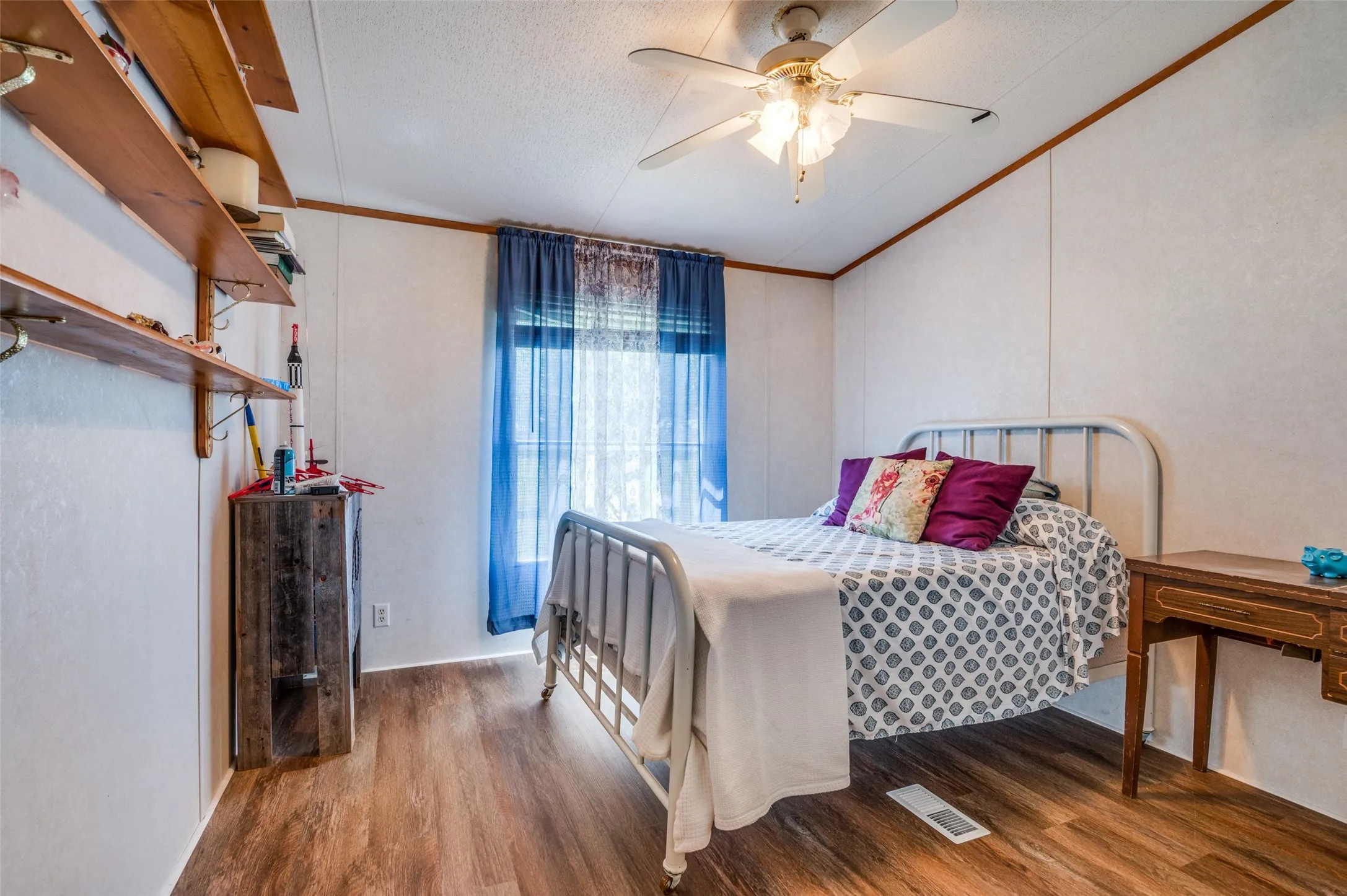 Farm For Sale in Navarro County , 9121 NE County Road 2170, Powell, Texas 75153, 3 Bedroom, 2 Bathroom, Garage spaces, 1,512 Sqft, built in 2005, Preowned, mls#21221645, Real Estate Agent in Powell, Homes For Sale in Navarro county, Homes For Sale in Powell, Realtor in Powell Texas, Real Estate Brokerage Independent Realty Texas, Luminita Cordes Realtor