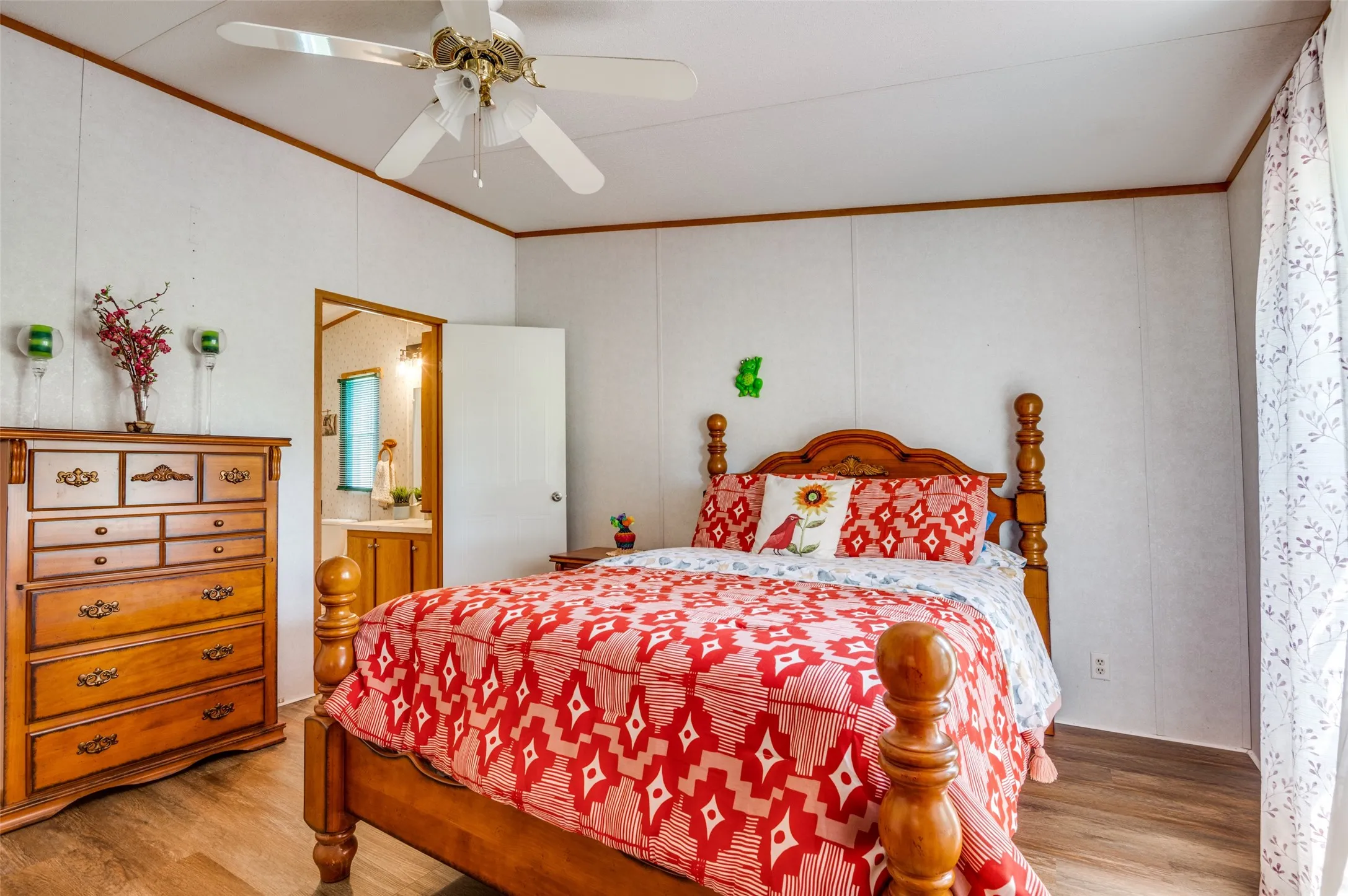 Farm For Sale in Navarro County , 9121 NE County Road 2170, Powell, Texas 75153, 3 Bedroom, 2 Bathroom, Garage spaces, 1,512 Sqft, built in 2005, Preowned, mls#21221645, Real Estate Agent in Powell, Homes For Sale in Navarro county, Homes For Sale in Powell, Realtor in Powell Texas, Real Estate Brokerage Independent Realty Texas, Luminita Cordes Realtor