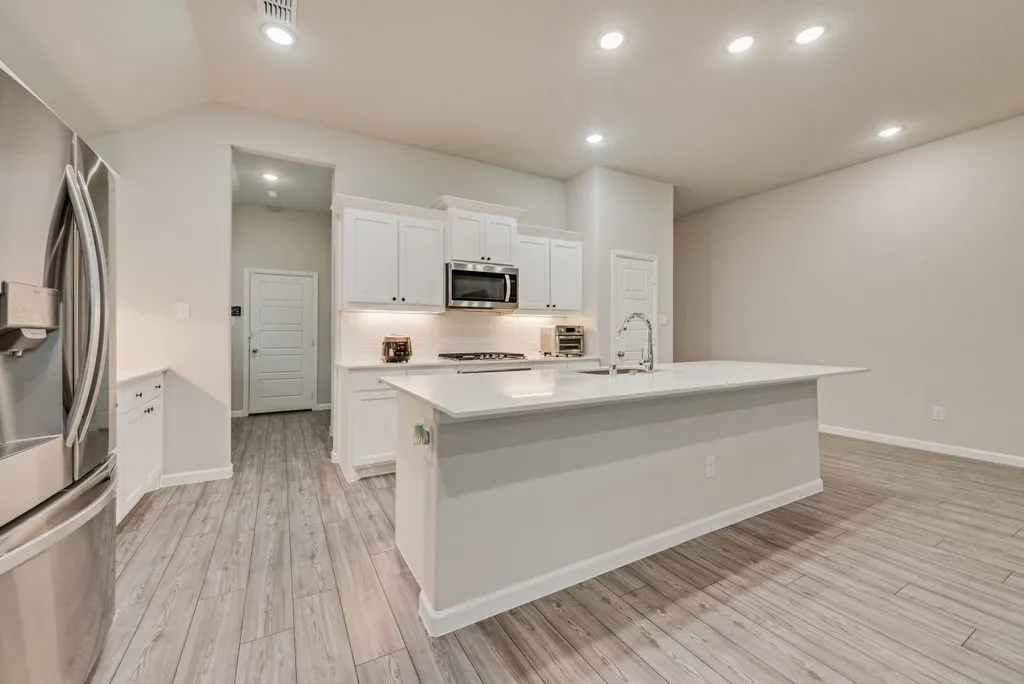 Single Family Residence For Sale in Collin County , 1610 Wayback Drive, Celina, Texas 75009, 3 Bedrooms, 2 Bathrooms, 2 Garage spaces, 1,932 Sqft, built in 2021, Price $420,000, mls#21220092, Real Estate Agent in Celina, Homes For Sale in Collin county, Homes For Sale in Celina, Realtor in Celina Texas, Real Estate Brokerage Independent Realty Texas, Luminita Cordes Realtor