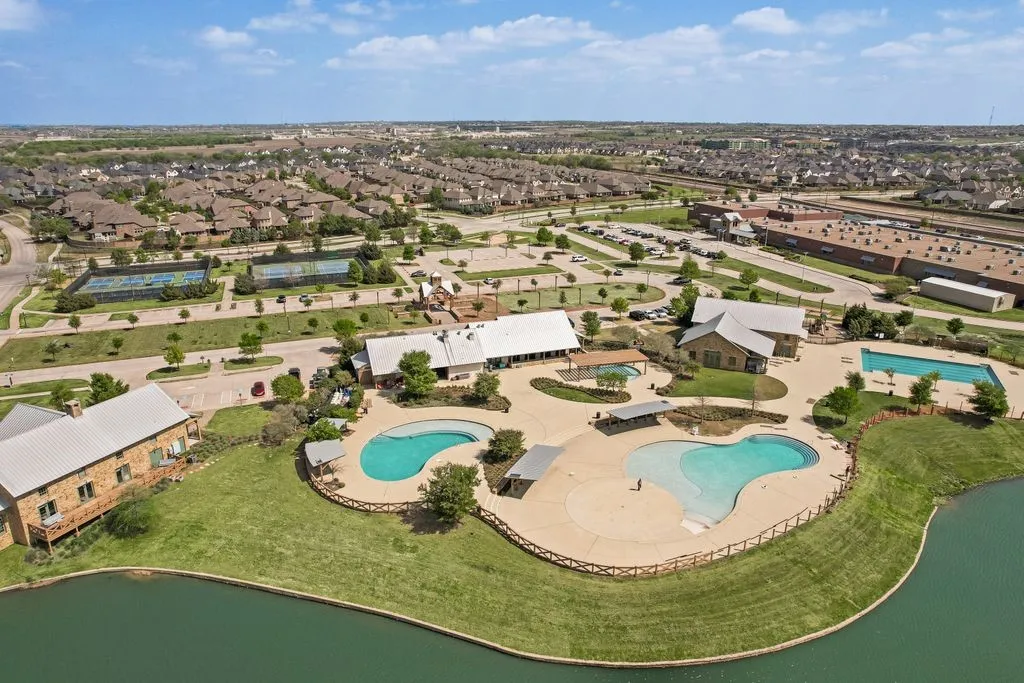 Single Family Residence For Sale in Collin County , 1610 Wayback Drive, Celina, Texas 75009, 3 Bedrooms, 2 Bathrooms, 2 Garage spaces, 1,932 Sqft, built in 2021, Price $420,000, mls#21220092, Real Estate Agent in Celina, Homes For Sale in Collin county, Homes For Sale in Celina, Realtor in Celina Texas, Real Estate Brokerage Independent Realty Texas, Luminita Cordes Realtor