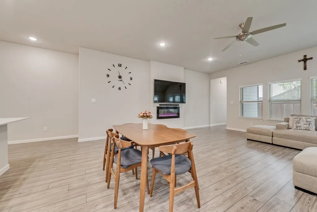 Single Family Residence For Sale in Collin County , 1610 Wayback Drive, Celina, Texas 75009, 3 Bedrooms, 2 Bathrooms, 2 Garage spaces, 1,932 Sqft, built in 2021, Price $420,000, mls#21220092, Real Estate Agent in Celina, Homes For Sale in Collin county, Homes For Sale in Celina, Realtor in Celina Texas, Real Estate Brokerage Independent Realty Texas, Luminita Cordes Realtor