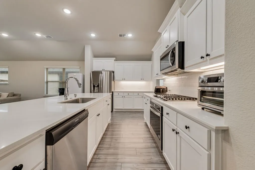 Single Family Residence For Sale in Collin County , 1610 Wayback Drive, Celina, Texas 75009, 3 Bedrooms, 2 Bathrooms, 2 Garage spaces, 1,932 Sqft, built in 2021, Price $420,000, mls#21220092, Real Estate Agent in Celina, Homes For Sale in Collin county, Homes For Sale in Celina, Realtor in Celina Texas, Real Estate Brokerage Independent Realty Texas, Luminita Cordes Realtor