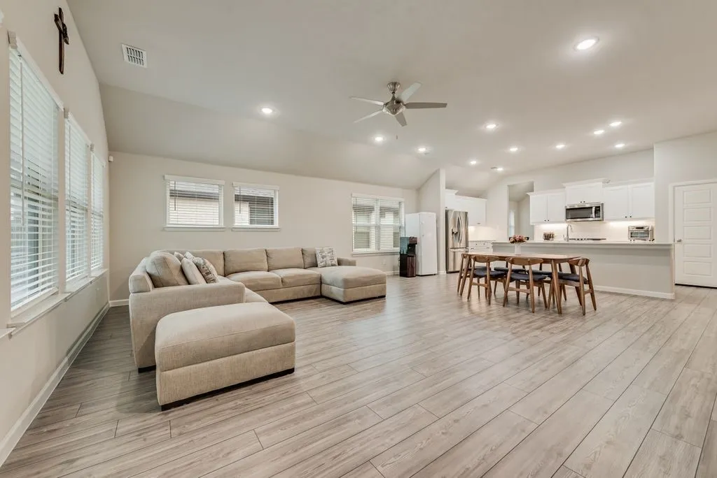 Single Family Residence For Sale in Collin County , 1610 Wayback Drive, Celina, Texas 75009, 3 Bedrooms, 2 Bathrooms, 2 Garage spaces, 1,932 Sqft, built in 2021, Price $420,000, mls#21220092, Real Estate Agent in Celina, Homes For Sale in Collin county, Homes For Sale in Celina, Realtor in Celina Texas, Real Estate Brokerage Independent Realty Texas, Luminita Cordes Realtor