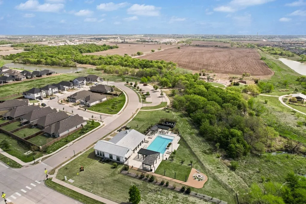 Single Family Residence For Sale in Collin County , 1610 Wayback Drive, Celina, Texas 75009, 3 Bedrooms, 2 Bathrooms, 2 Garage spaces, 1,932 Sqft, built in 2021, Price $420,000, mls#21220092, Real Estate Agent in Celina, Homes For Sale in Collin county, Homes For Sale in Celina, Realtor in Celina Texas, Real Estate Brokerage Independent Realty Texas, Luminita Cordes Realtor