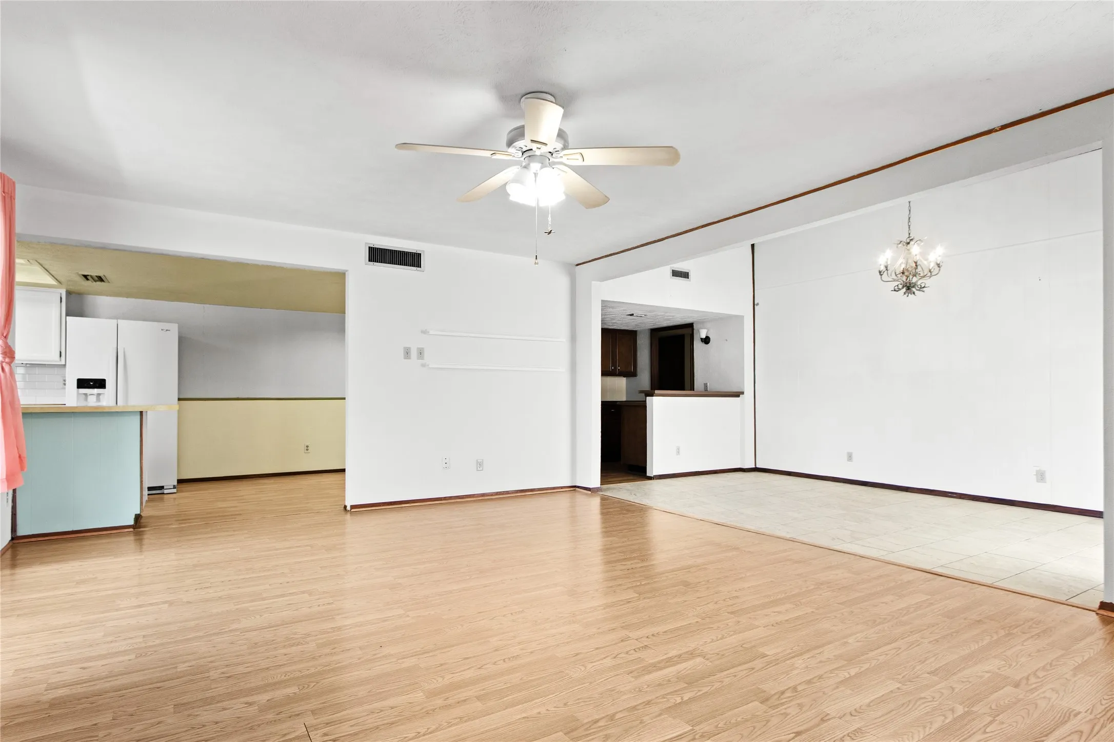 Single Family Residence For Sale in Denton County , 5008 Overton Circle, The Colony, Texas 75056, 4 Bedroom, 2 Bathroom, 2 Garage spaces, 2,408 Sqft, built in 1975, mls#21221787, Real Estate Agent in The Colony, Homes For Sale in Denton county, Homes For Sale in The Colony, Realtor in The Colony Texas, Real Estate Brokerage Independent Realty Texas, Luminita Cordes Realtor