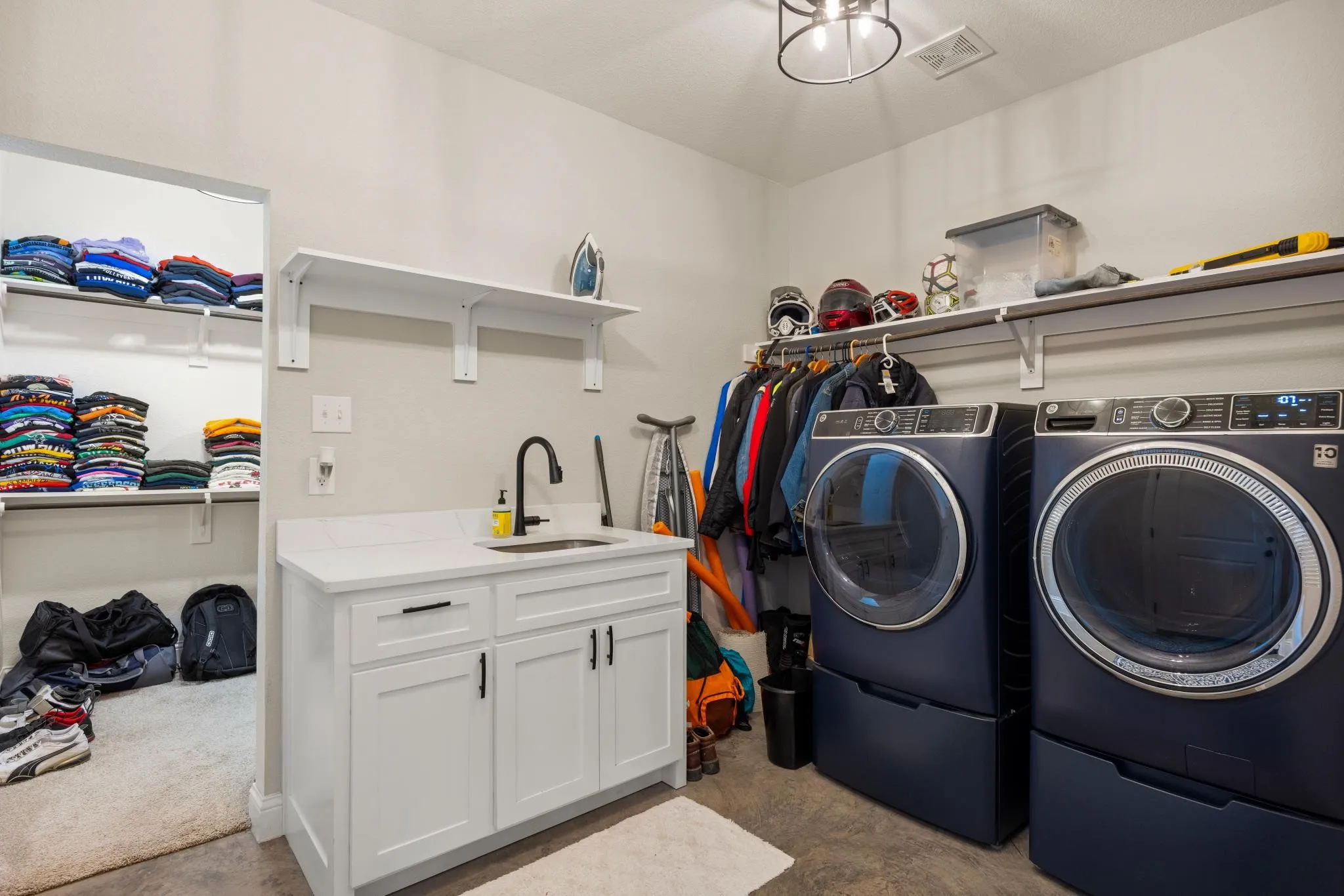Single Family Residence For Sale in Erath County , 1445 Lakeside Drive, Bluff Dale, Texas 76433, 3 Bedroom, 2 Bathroom, 2 Garage spaces, 2,129 Sqft, built in 2022, mls#21220945, Real Estate Agent in Bluff Dale, Homes For Sale in Erath county, Homes For Sale in Bluff Dale, Realtor in Bluff Dale Texas, Real Estate Brokerage Independent Realty Texas, Luminita Cordes Realtor