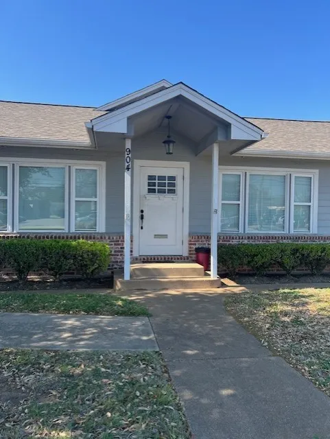 Business For Rent in Johnson County , 904 W Henderson Street, Cleburne, Texas 76033, 0, 0, Garage spaces, 0 Sqft, built in 1928, Preowned, mls#21221583, Real Estate Agent in Cleburne, Homes For Rent in Johnson county, Homes For Rent in Cleburne, Realtor in Cleburne Texas, Real Estate Brokerage Independent Realty Texas, Luminita Cordes Realtor