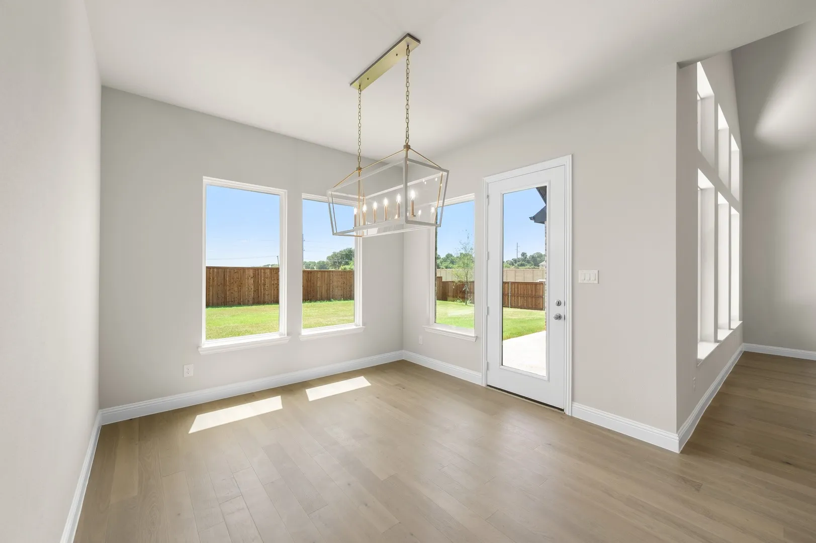 2315 Meek Woods- Dining-9478