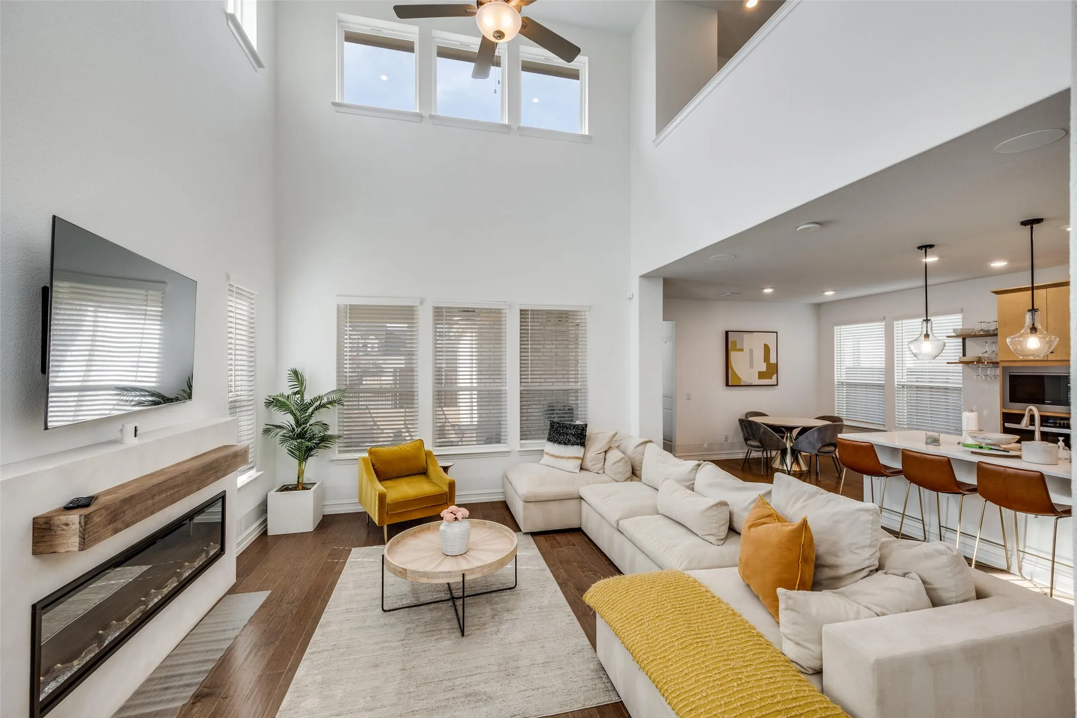 Single Family Residence For Sale in Dallas County , 8507 Craig Mews, Rowlett, Texas 75089, 3 Bedroom, 3 Bathroom, Garage spaces, 2,196 Sqft, built in 2023, mls#21221938, Real Estate Agent in Rowlett, Homes For Sale in Dallas county, Homes For Sale in Rowlett, Realtor in Rowlett Texas, Real Estate Brokerage Independent Realty Texas, Luminita Cordes Realtor