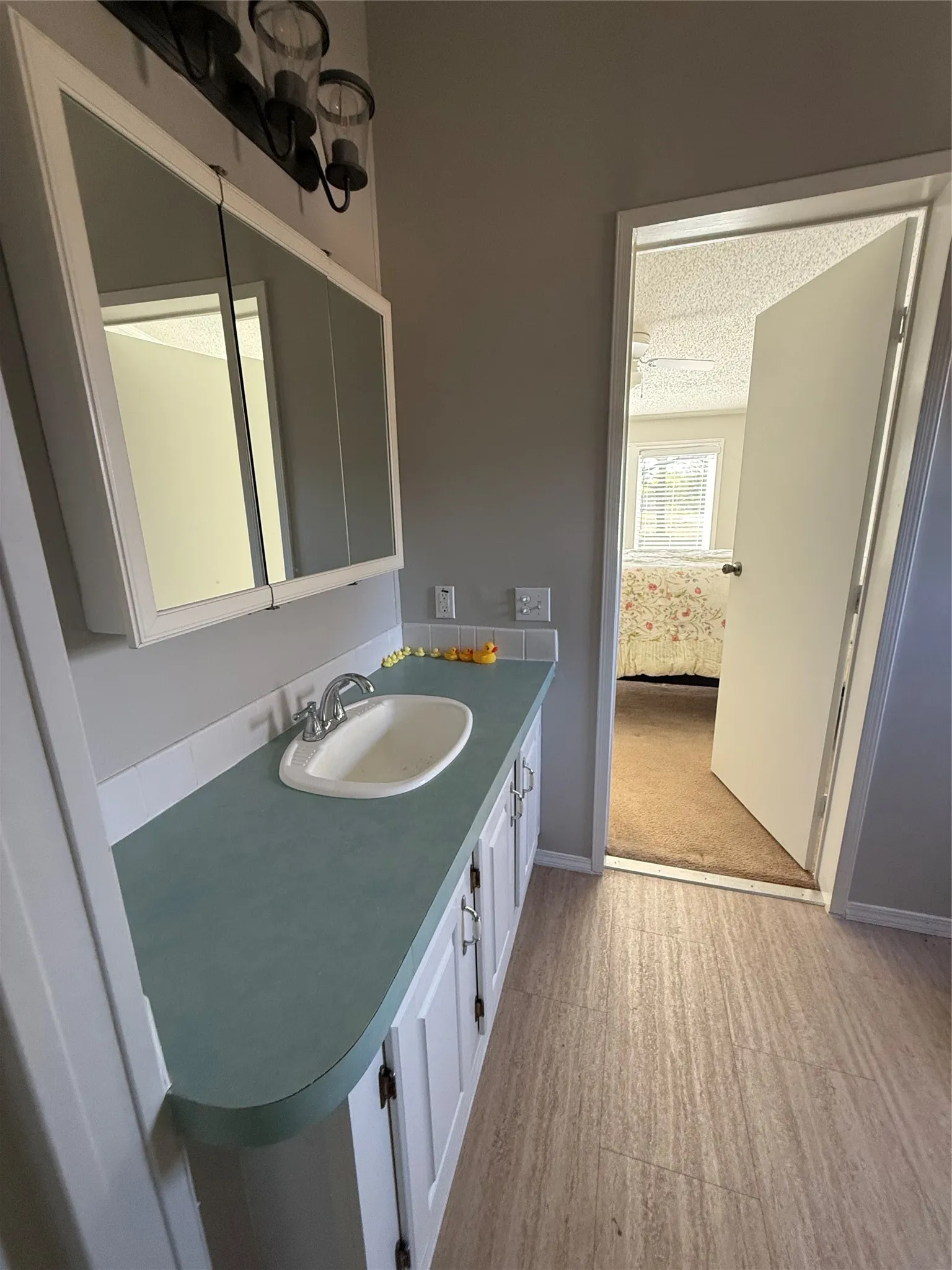Mobile Home For Sale in Palo Pinto County , 277 Oaks Crossing, Mineral Wells, Texas 76067, 3 Bedrooms, 2 Bathrooms, Garage spaces, 1,344 Sqft, built in 1997, Price $295,000, mls#21208961, Real Estate Agent in Mineral Wells, Homes For Sale in Palo Pinto county, Homes For Sale in Mineral Wells, Realtor in Mineral Wells Texas, Real Estate Brokerage Independent Realty Texas, Luminita Cordes Realtor