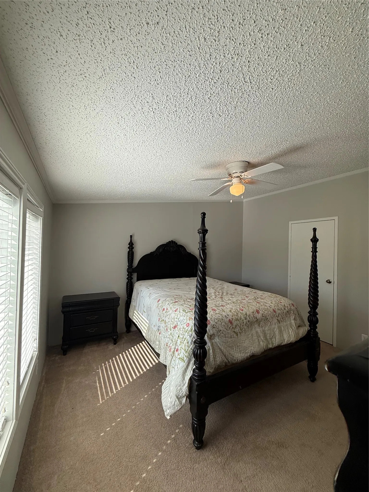 Mobile Home For Sale in Palo Pinto County , 277 Oaks Crossing, Mineral Wells, Texas 76067, 3 Bedrooms, 2 Bathrooms, Garage spaces, 1,344 Sqft, built in 1997, Price $295,000, mls#21208961, Real Estate Agent in Mineral Wells, Homes For Sale in Palo Pinto county, Homes For Sale in Mineral Wells, Realtor in Mineral Wells Texas, Real Estate Brokerage Independent Realty Texas, Luminita Cordes Realtor
