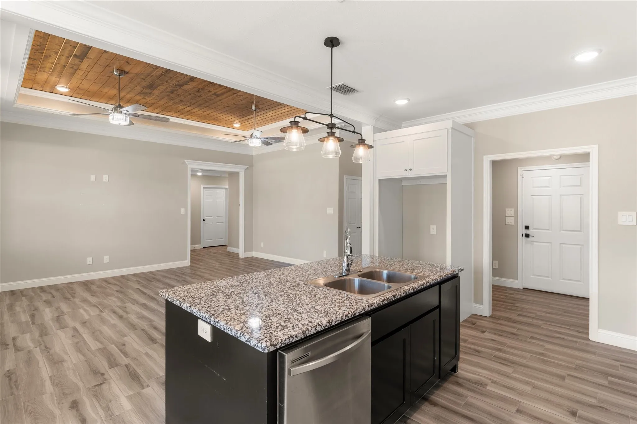 Single Family Residence For Sale in Wood County , 371 County Road 2462, Mineola, Texas 75773, 4 Bedroom, 2 Bathroom, 2 Garage spaces, 1,795 Sqft, built in 2022, Preowned, mls#21221955, Real Estate Agent in Mineola, Homes For Sale in Wood county, Homes For Sale in Mineola, Realtor in Mineola Texas, Real Estate Brokerage Independent Realty Texas, Luminita Cordes Realtor