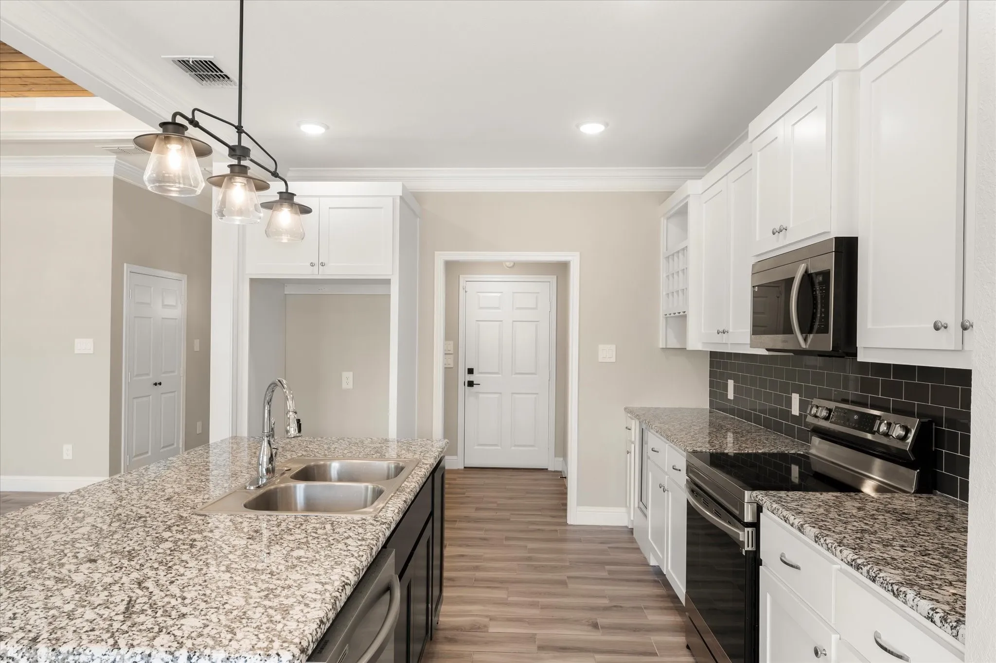Single Family Residence For Sale in Wood County , 371 County Road 2462, Mineola, Texas 75773, 4 Bedroom, 2 Bathroom, 2 Garage spaces, 1,795 Sqft, built in 2022, Preowned, mls#21221955, Real Estate Agent in Mineola, Homes For Sale in Wood county, Homes For Sale in Mineola, Realtor in Mineola Texas, Real Estate Brokerage Independent Realty Texas, Luminita Cordes Realtor