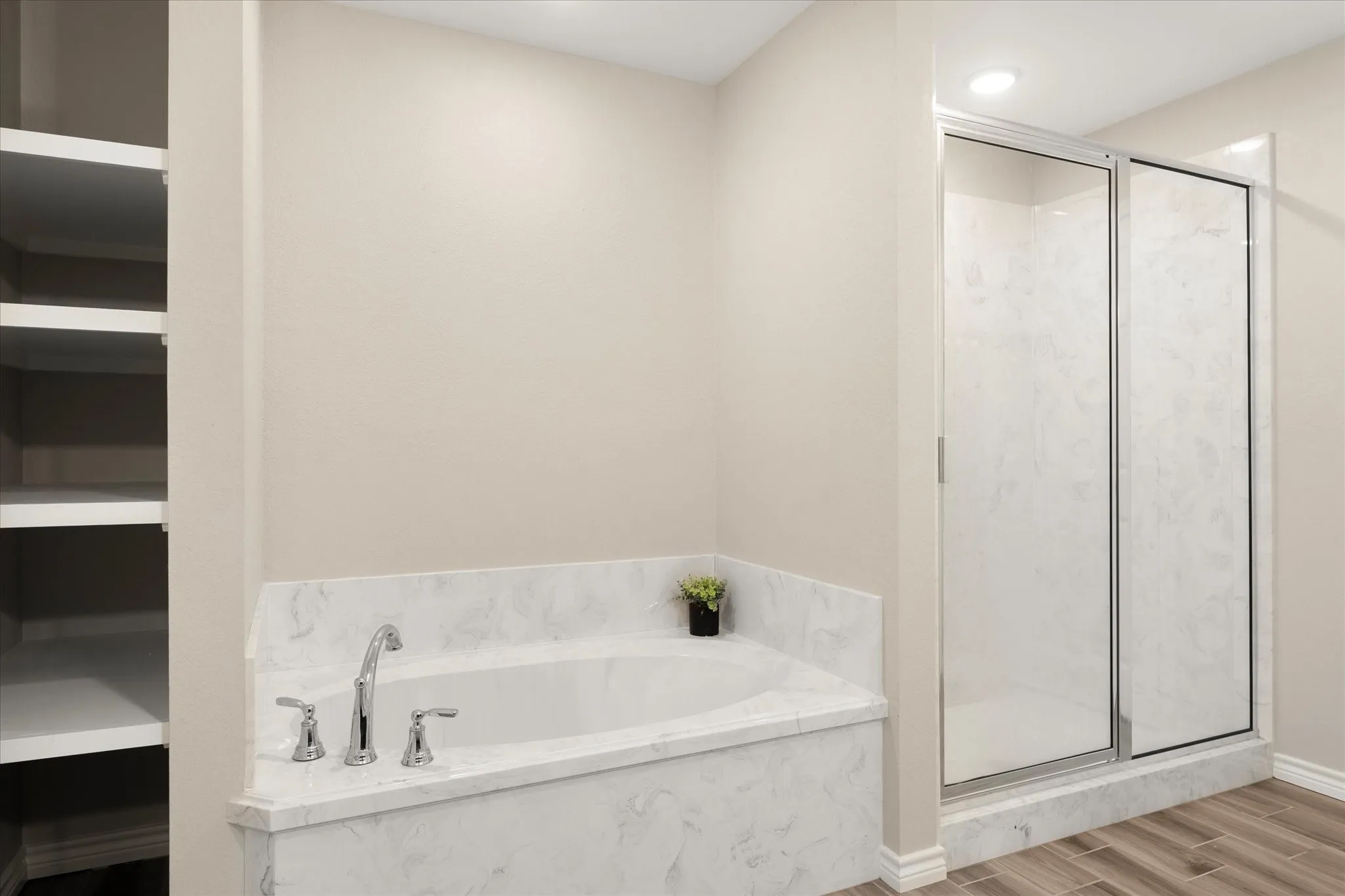 Single Family Residence For Sale in Wood County , 371 County Road 2462, Mineola, Texas 75773, 4 Bedroom, 2 Bathroom, 2 Garage spaces, 1,795 Sqft, built in 2022, Preowned, mls#21221955, Real Estate Agent in Mineola, Homes For Sale in Wood county, Homes For Sale in Mineola, Realtor in Mineola Texas, Real Estate Brokerage Independent Realty Texas, Luminita Cordes Realtor
