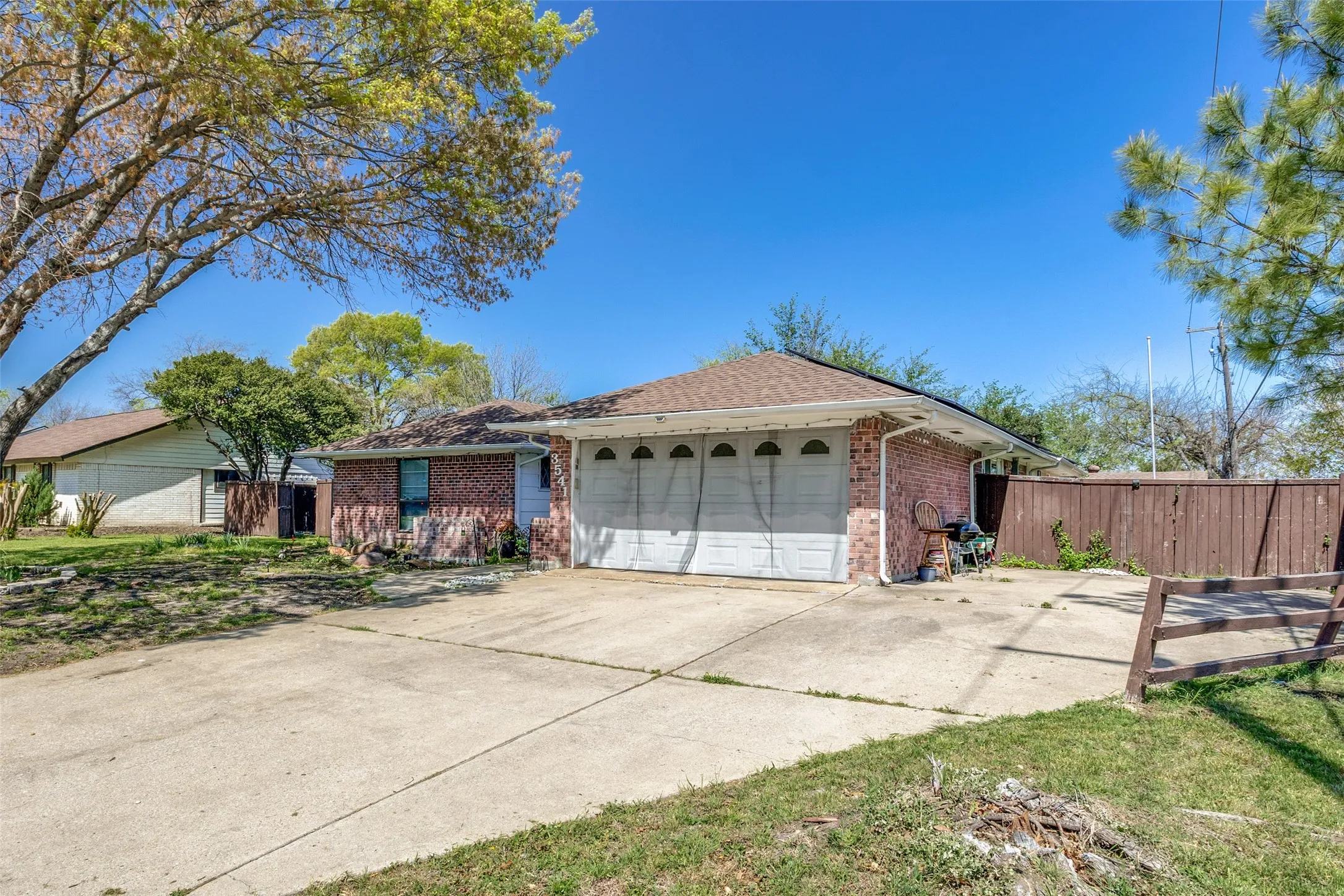 Single Family Residence For Sale in Collin County , 3541 Shorecrest Drive, Plano, Texas 75074, 4 Bedroom, 3 Bathroom, 2 Garage spaces, 1,726 Sqft, built in 1970, Preowned, mls#21220389, Real Estate Agent in Plano, Homes For Sale in Collin county, Homes For Sale in Plano, Realtor in Plano Texas, Real Estate Brokerage Independent Realty Texas, Luminita Cordes Realtor