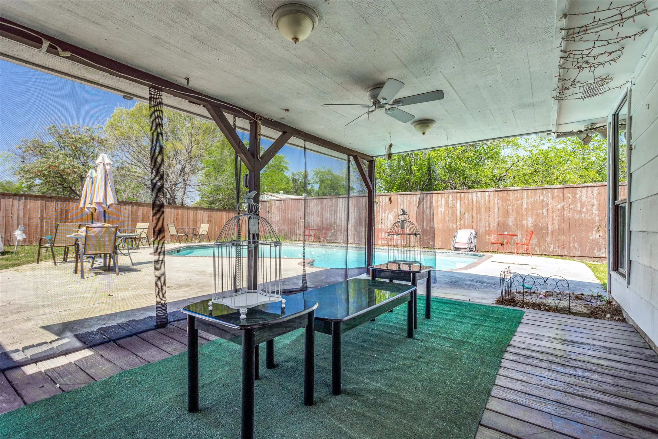 Single Family Residence For Sale in Collin County , 3541 Shorecrest Drive, Plano, Texas 75074, 4 Bedroom, 3 Bathroom, 2 Garage spaces, 1,726 Sqft, built in 1970, Preowned, mls#21220389, Real Estate Agent in Plano, Homes For Sale in Collin county, Homes For Sale in Plano, Realtor in Plano Texas, Real Estate Brokerage Independent Realty Texas, Luminita Cordes Realtor