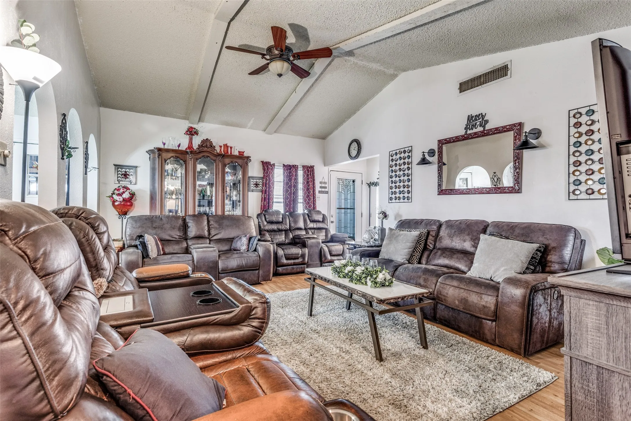 Single Family Residence For Sale in Collin County , 3541 Shorecrest Drive, Plano, Texas 75074, 4 Bedroom, 3 Bathroom, 2 Garage spaces, 1,726 Sqft, built in 1970, Preowned, mls#21220389, Real Estate Agent in Plano, Homes For Sale in Collin county, Homes For Sale in Plano, Realtor in Plano Texas, Real Estate Brokerage Independent Realty Texas, Luminita Cordes Realtor