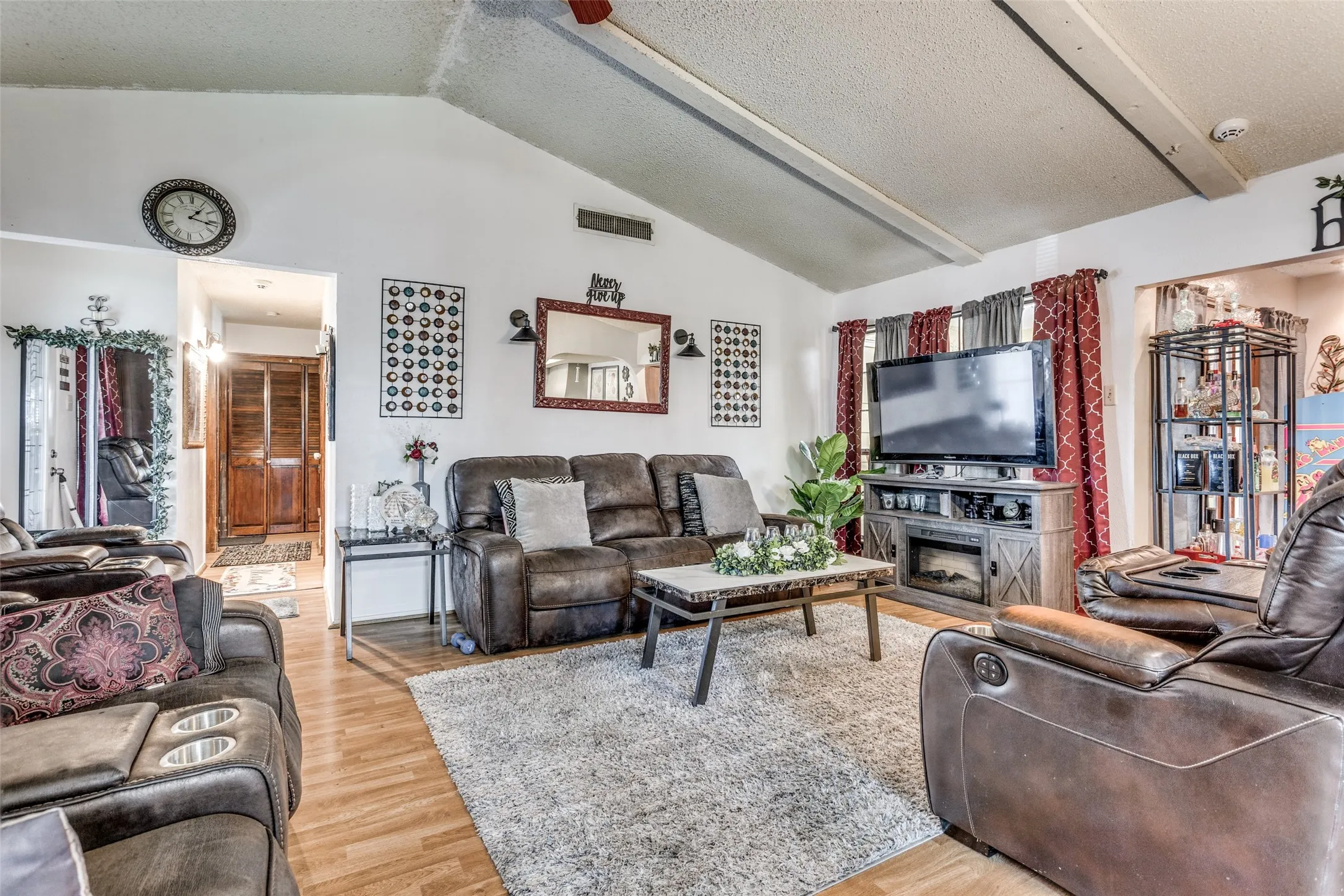Single Family Residence For Sale in Collin County , 3541 Shorecrest Drive, Plano, Texas 75074, 4 Bedroom, 3 Bathroom, 2 Garage spaces, 1,726 Sqft, built in 1970, Preowned, mls#21220389, Real Estate Agent in Plano, Homes For Sale in Collin county, Homes For Sale in Plano, Realtor in Plano Texas, Real Estate Brokerage Independent Realty Texas, Luminita Cordes Realtor