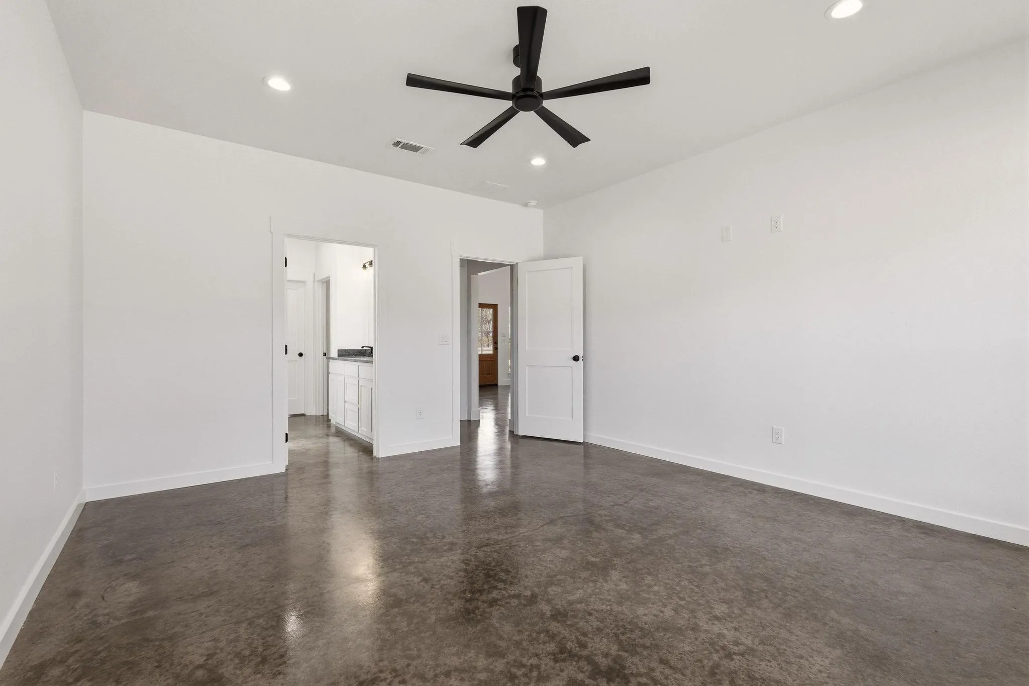Single Family Residence For Sale in Fannin County , 14419 FM 1396 E, Windom, Texas 75492, 3 Bedroom, 2 Bathroom, Garage spaces, 1,668 Sqft, built in 2025, New Construction - Complete, mls#21216106, Real Estate Agent in Windom, Homes For Sale in Fannin county, Homes For Sale in Windom, Realtor in Windom Texas, Real Estate Brokerage Independent Realty Texas, Luminita Cordes Realtor