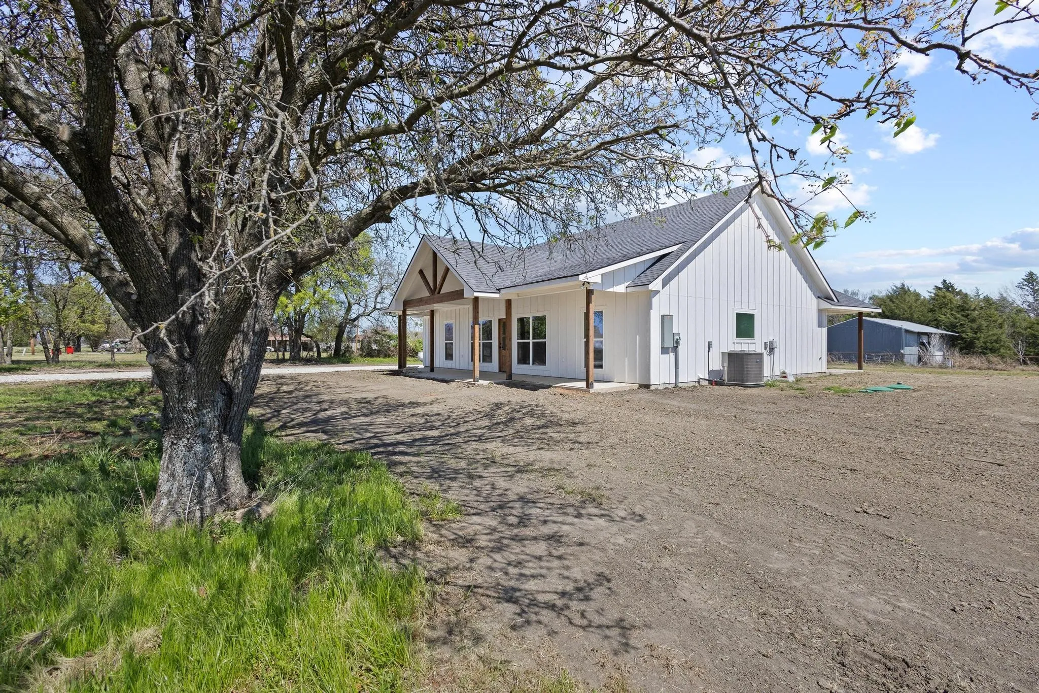 Single Family Residence For Sale in Fannin County , 14419 FM 1396 E, Windom, Texas 75492, 3 Bedroom, 2 Bathroom, Garage spaces, 1,668 Sqft, built in 2025, New Construction - Complete, mls#21216106, Real Estate Agent in Windom, Homes For Sale in Fannin county, Homes For Sale in Windom, Realtor in Windom Texas, Real Estate Brokerage Independent Realty Texas, Luminita Cordes Realtor
