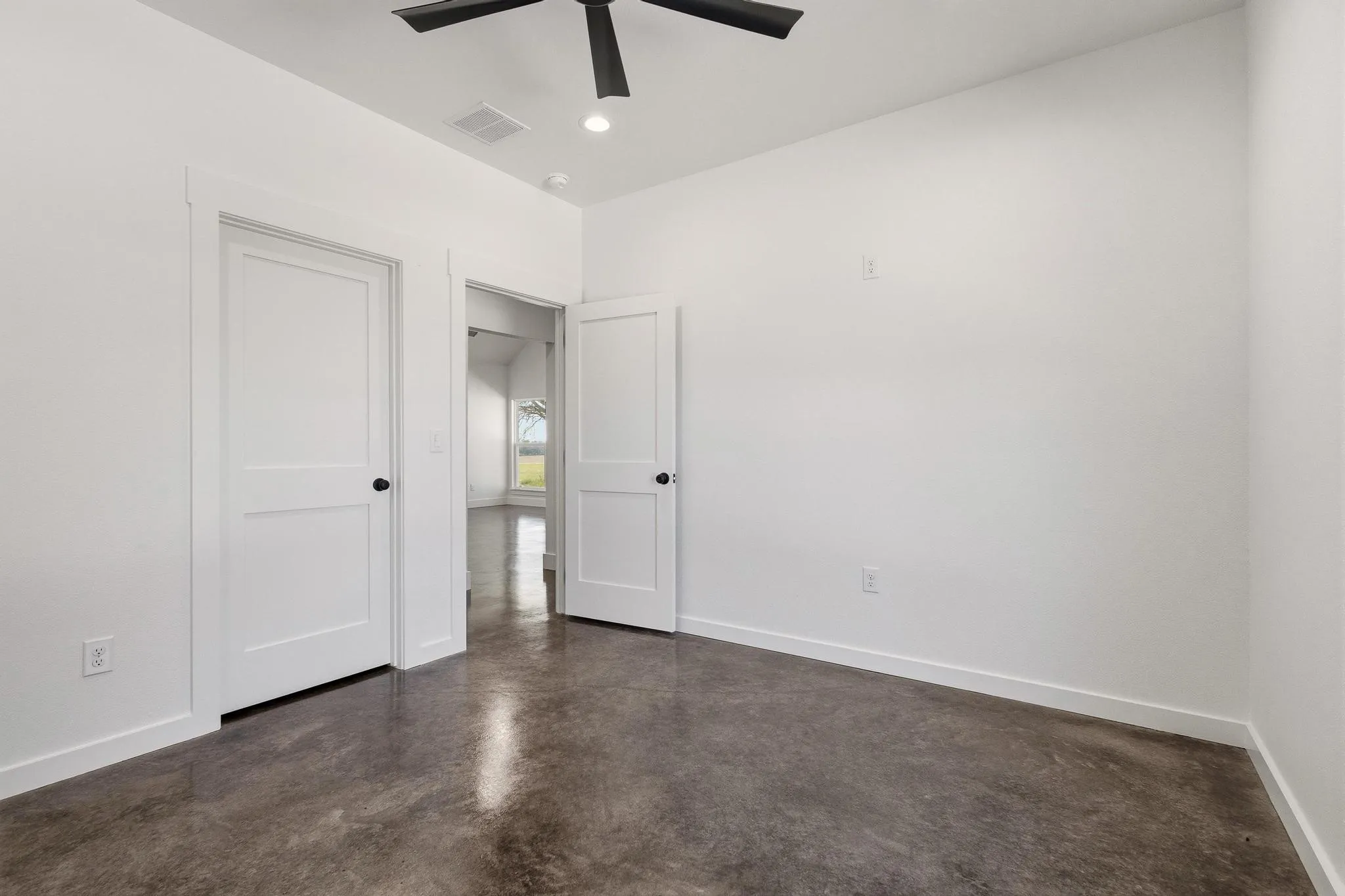 Single Family Residence For Sale in Fannin County , 14419 FM 1396 E, Windom, Texas 75492, 3 Bedroom, 2 Bathroom, Garage spaces, 1,668 Sqft, built in 2025, New Construction - Complete, mls#21216106, Real Estate Agent in Windom, Homes For Sale in Fannin county, Homes For Sale in Windom, Realtor in Windom Texas, Real Estate Brokerage Independent Realty Texas, Luminita Cordes Realtor